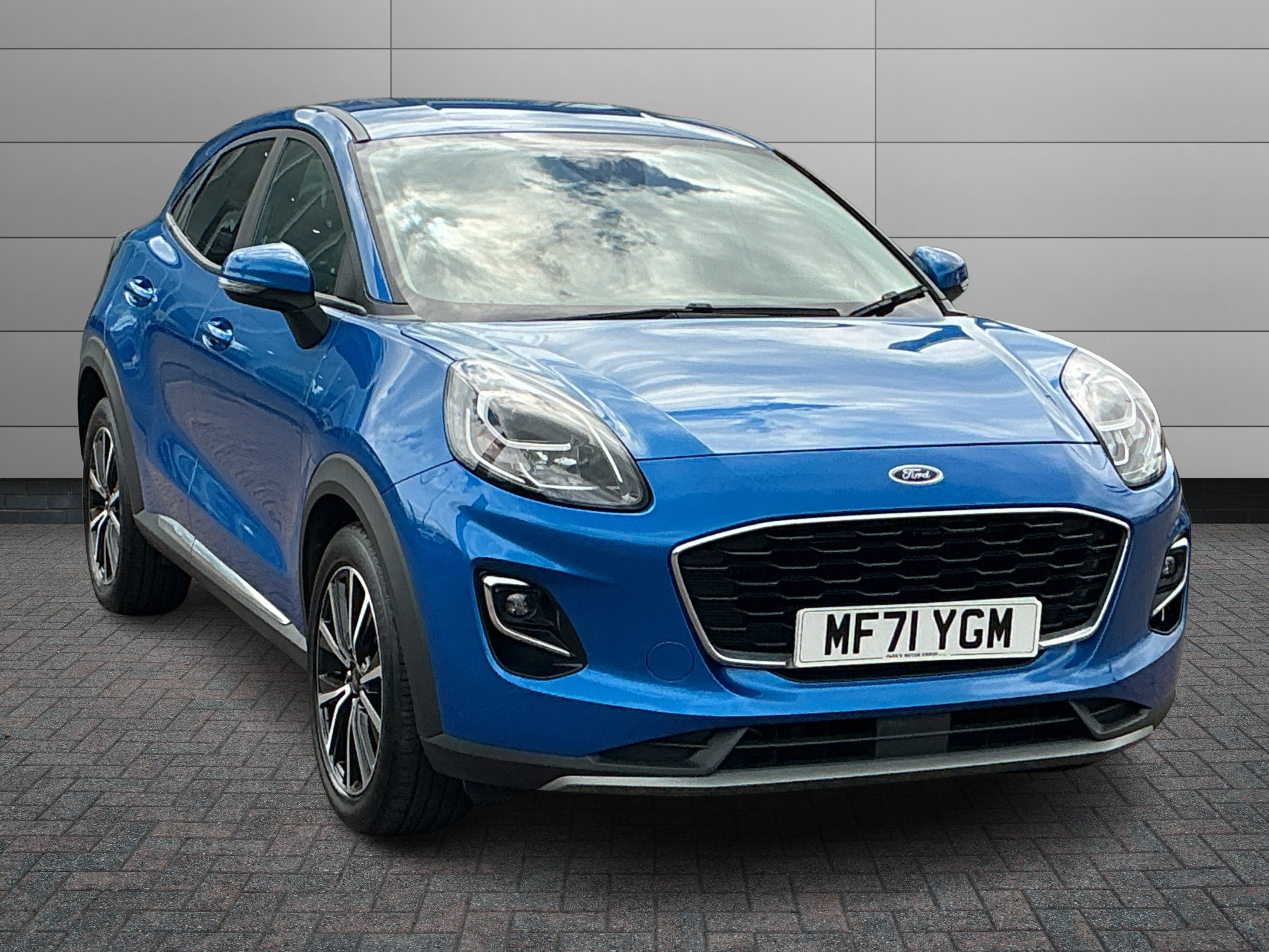 Ford Puma listing photo