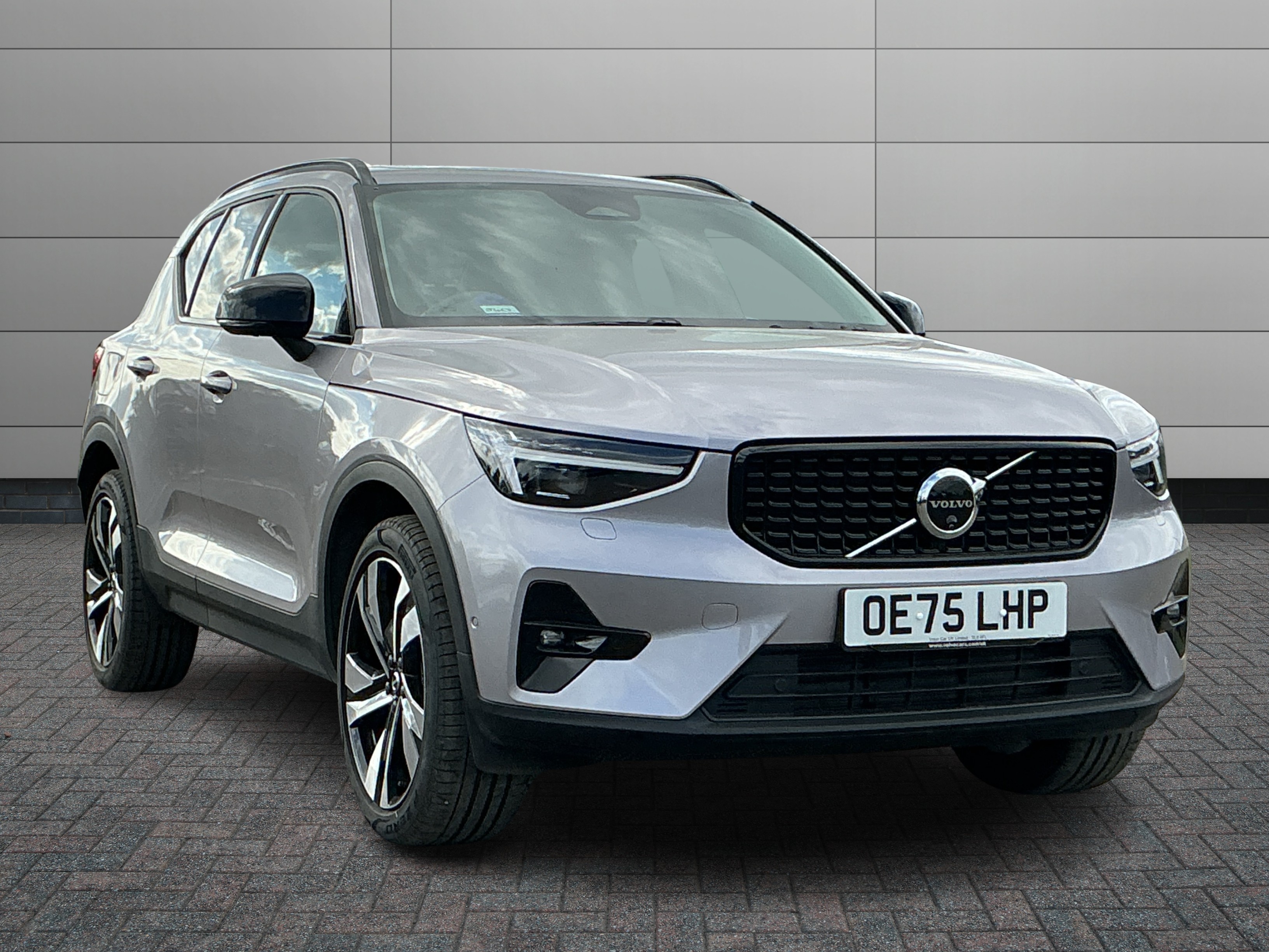 Volvo XC40 listing photo