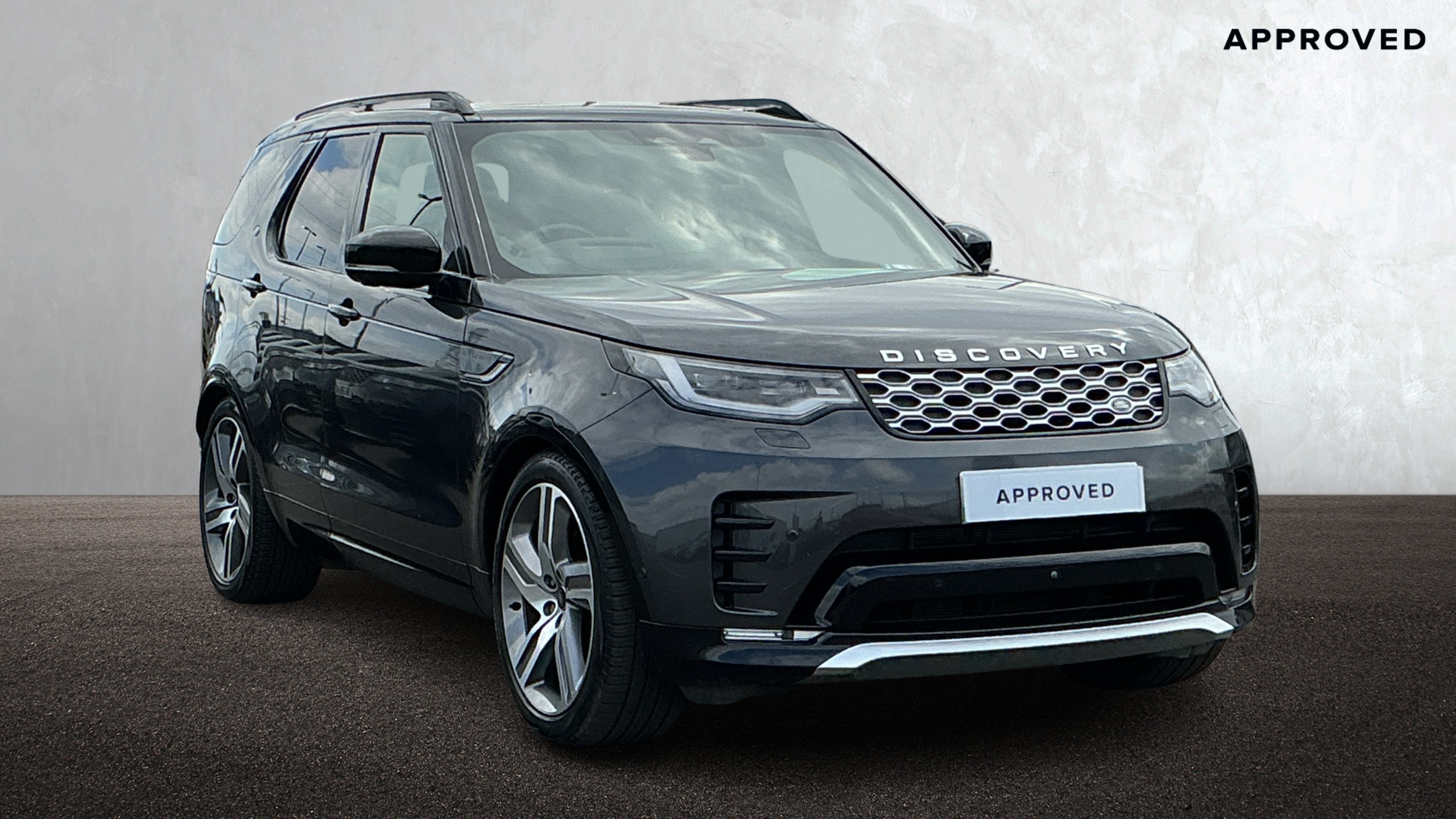 Land Rover Discovery listing photo