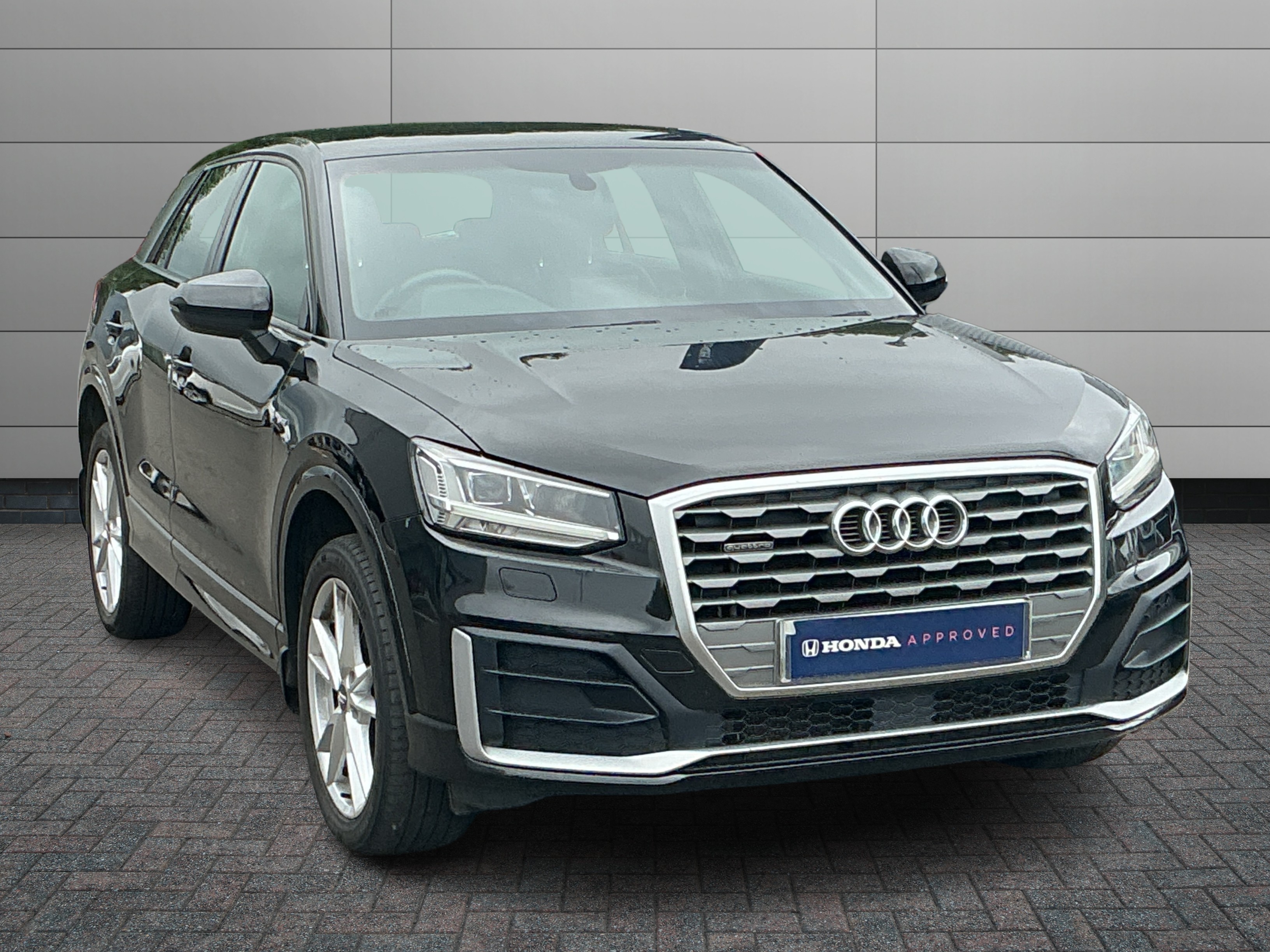 Audi Q2 listing photo