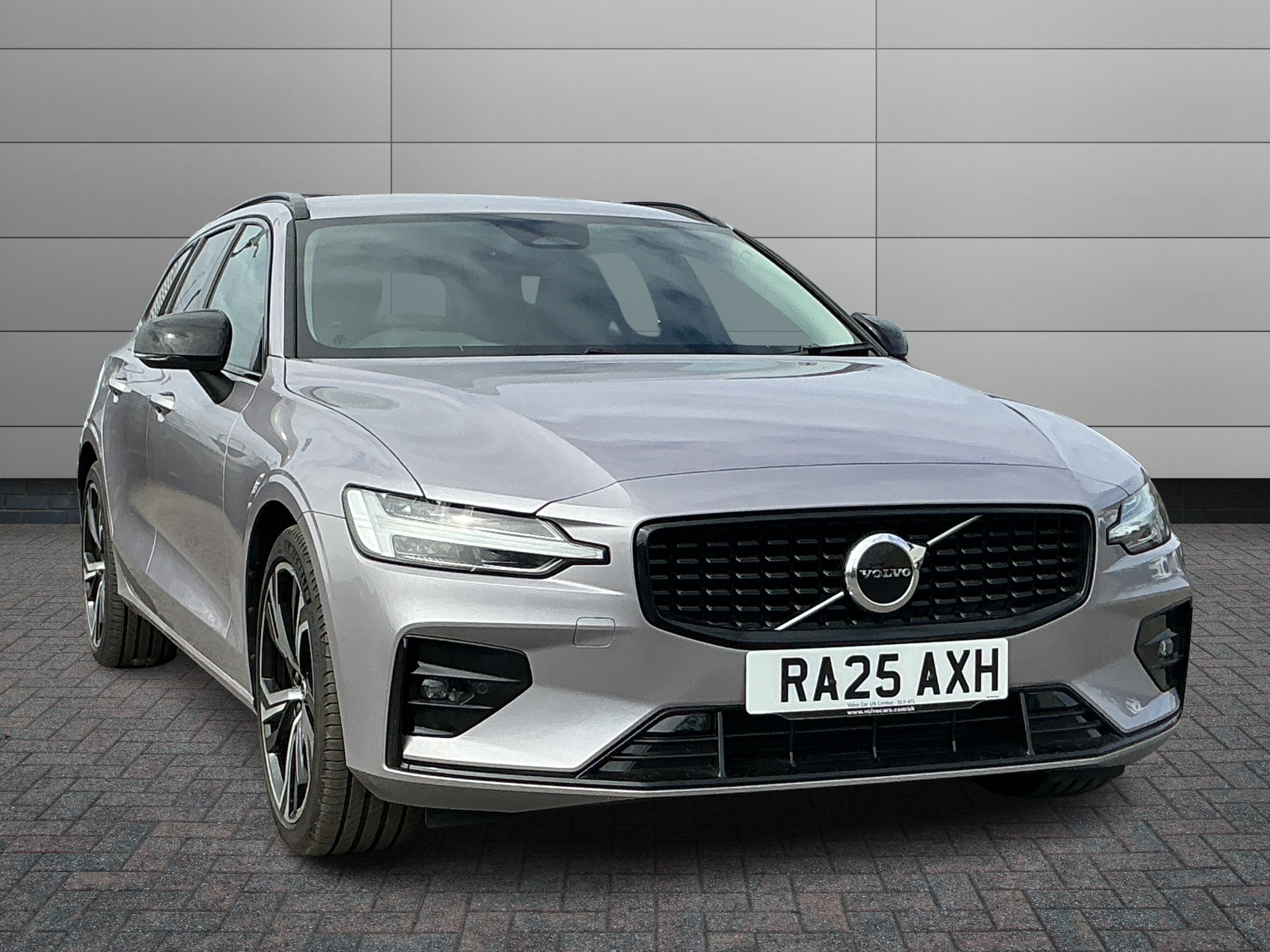 Volvo V60 listing photo