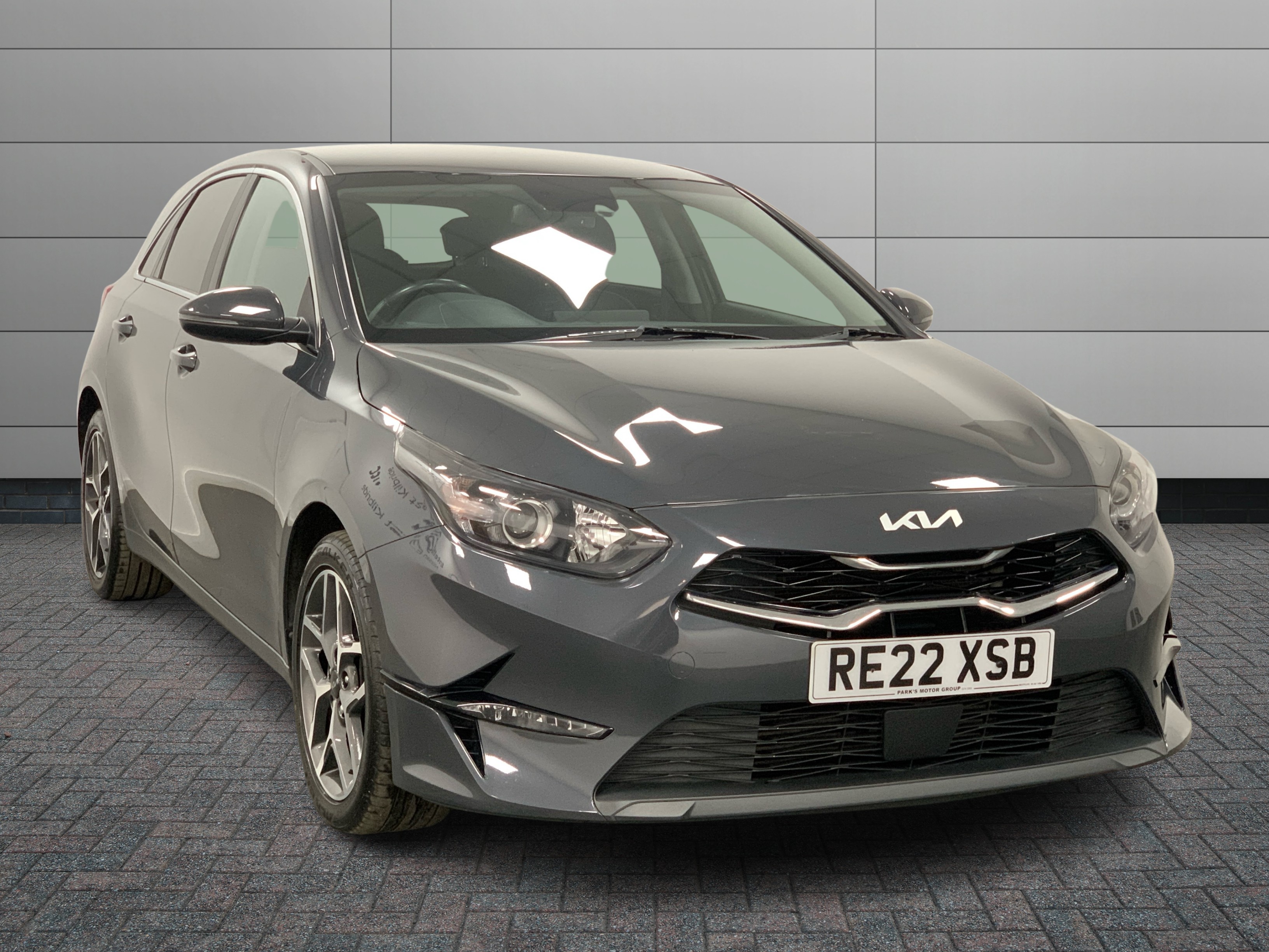 Kia Ceed listing photo