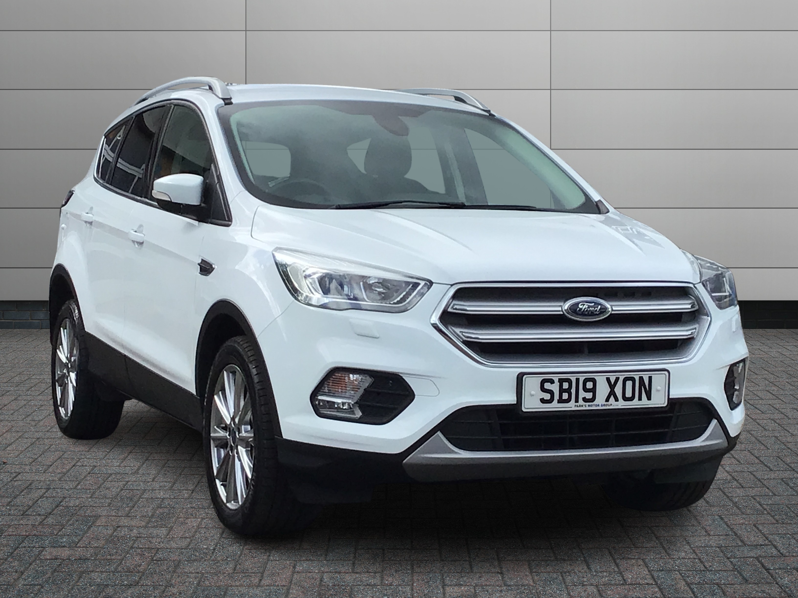Ford Kuga listing photo