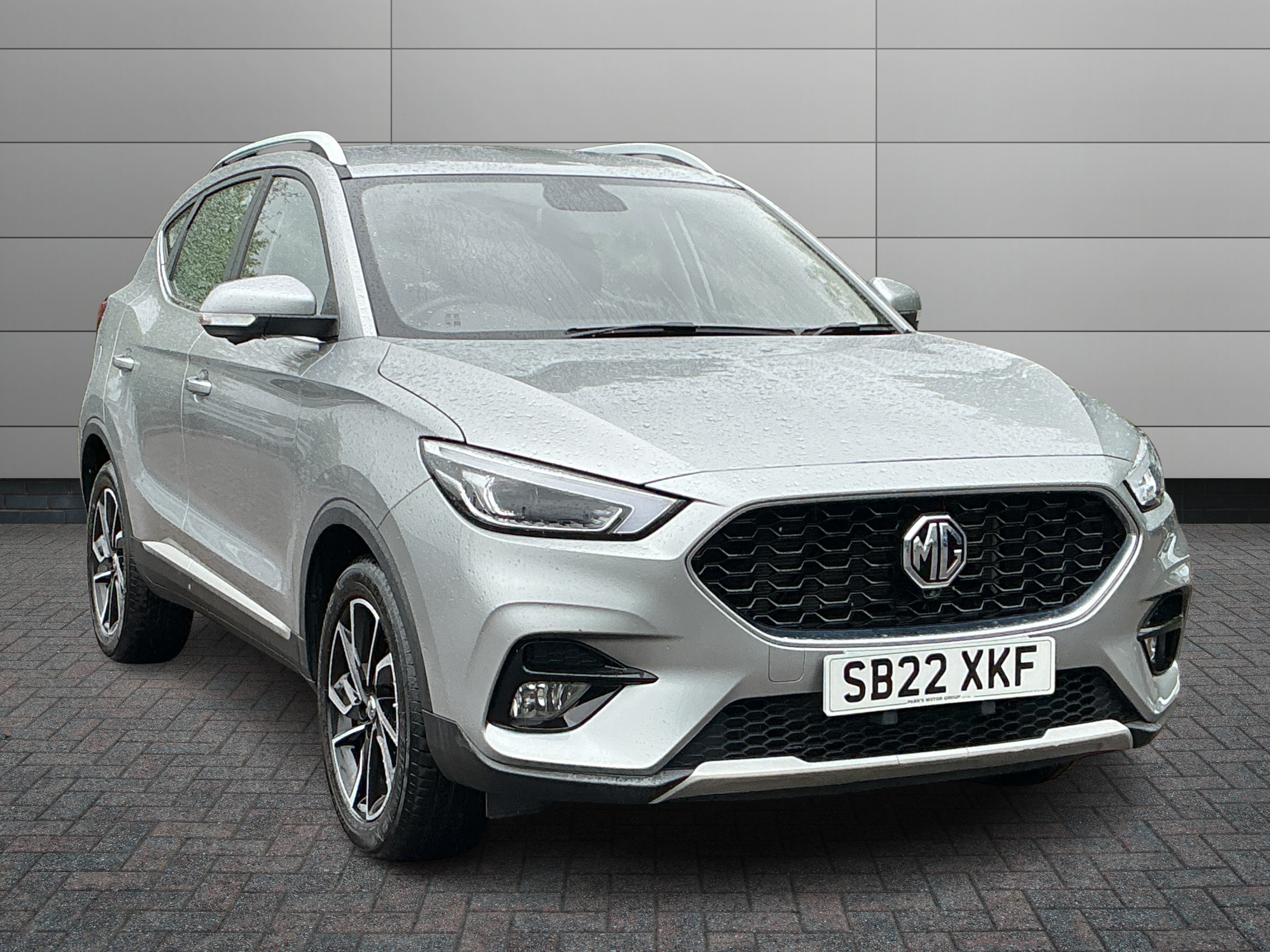 MG ZS listing photo