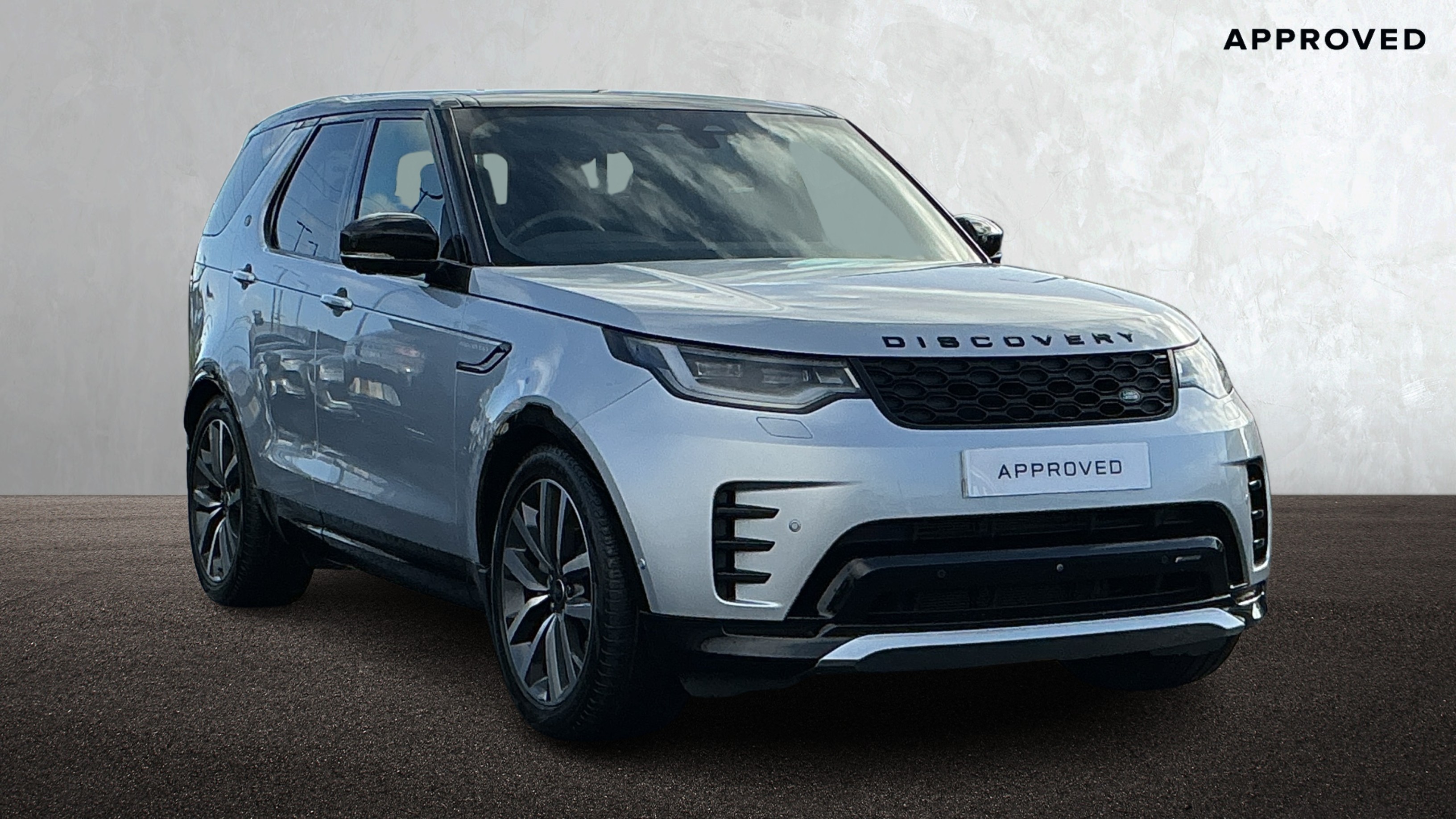 Land Rover Discovery listing photo