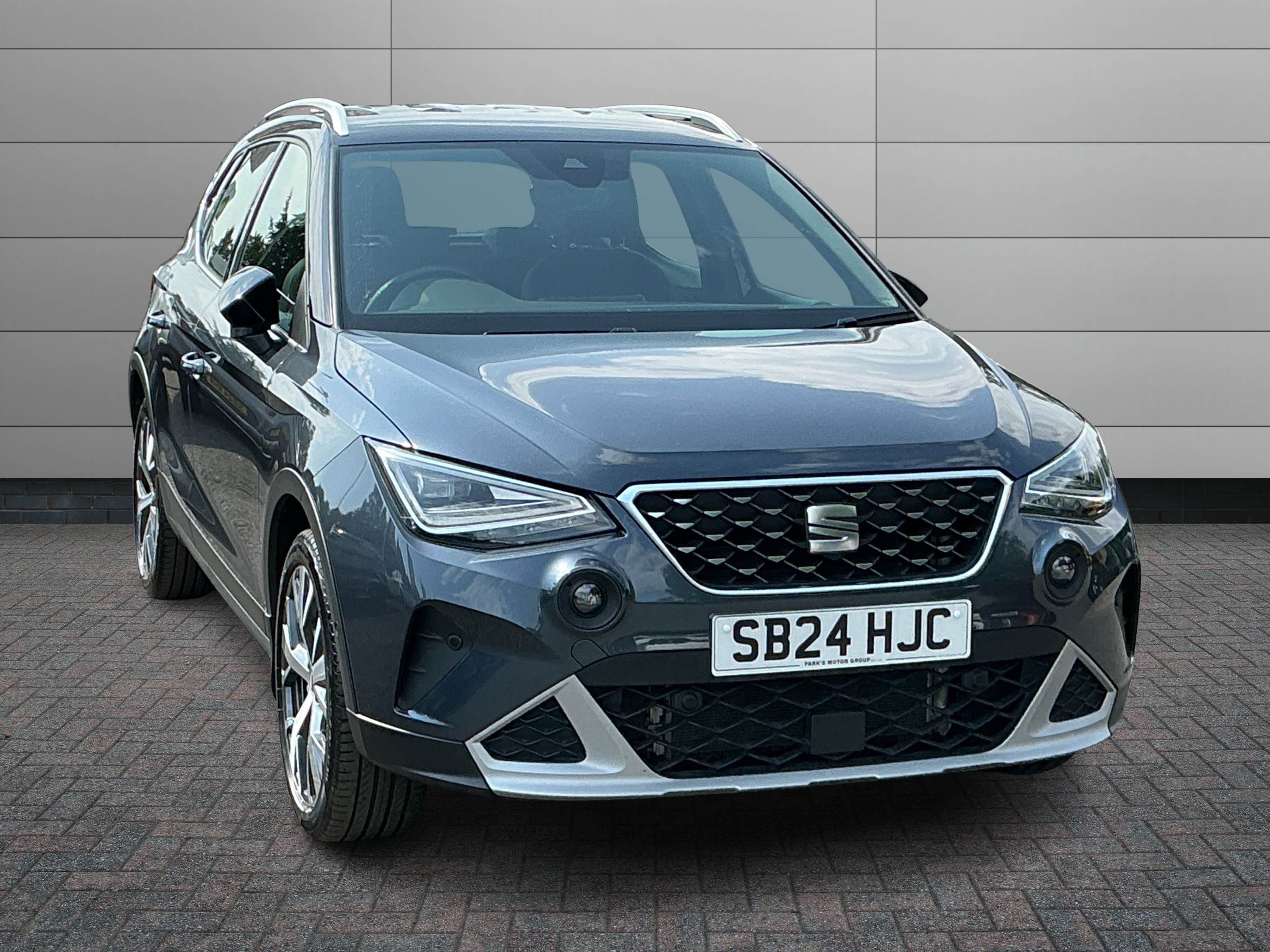 SEAT Arona listing photo