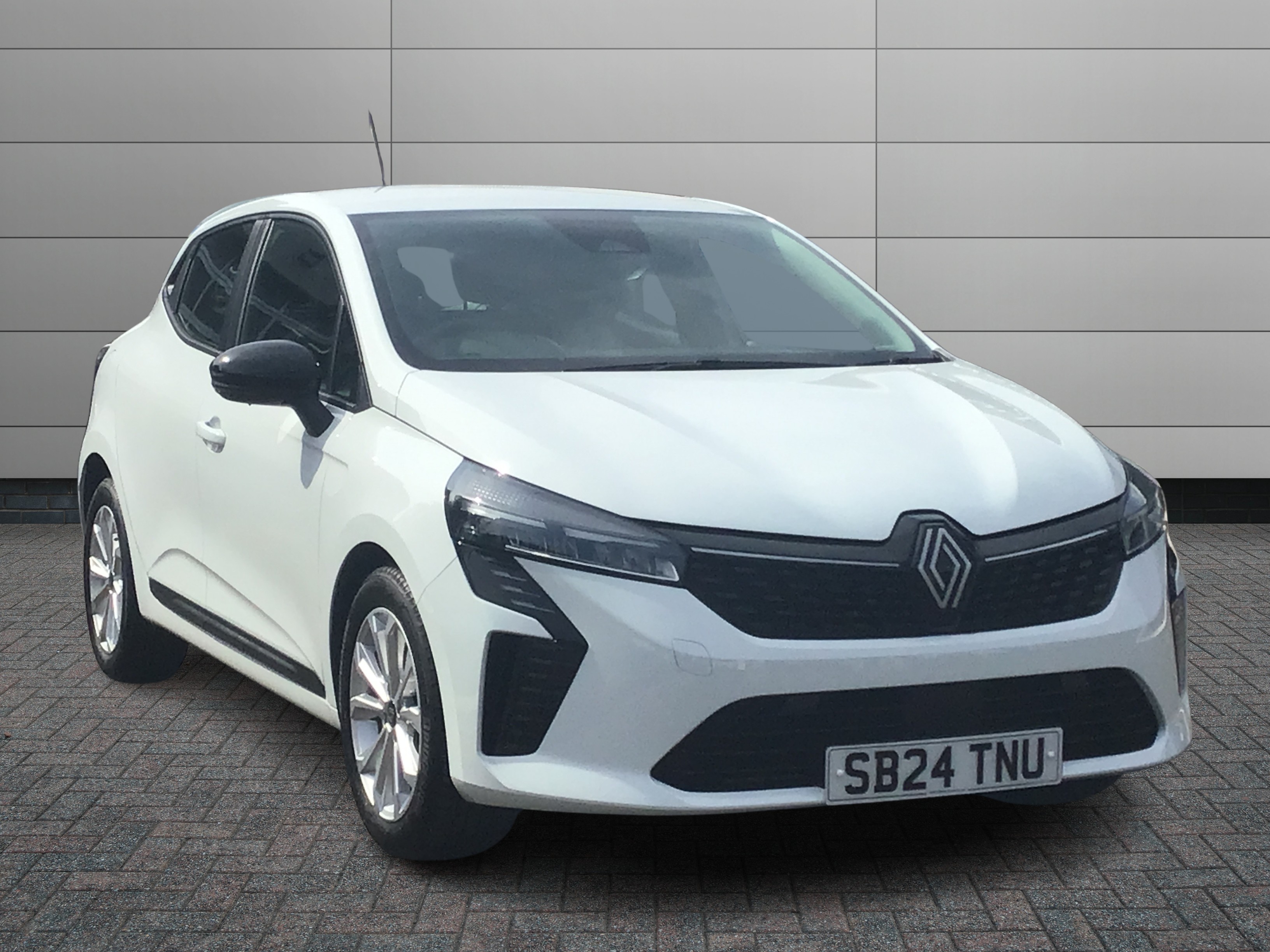 Renault Clio listing photo