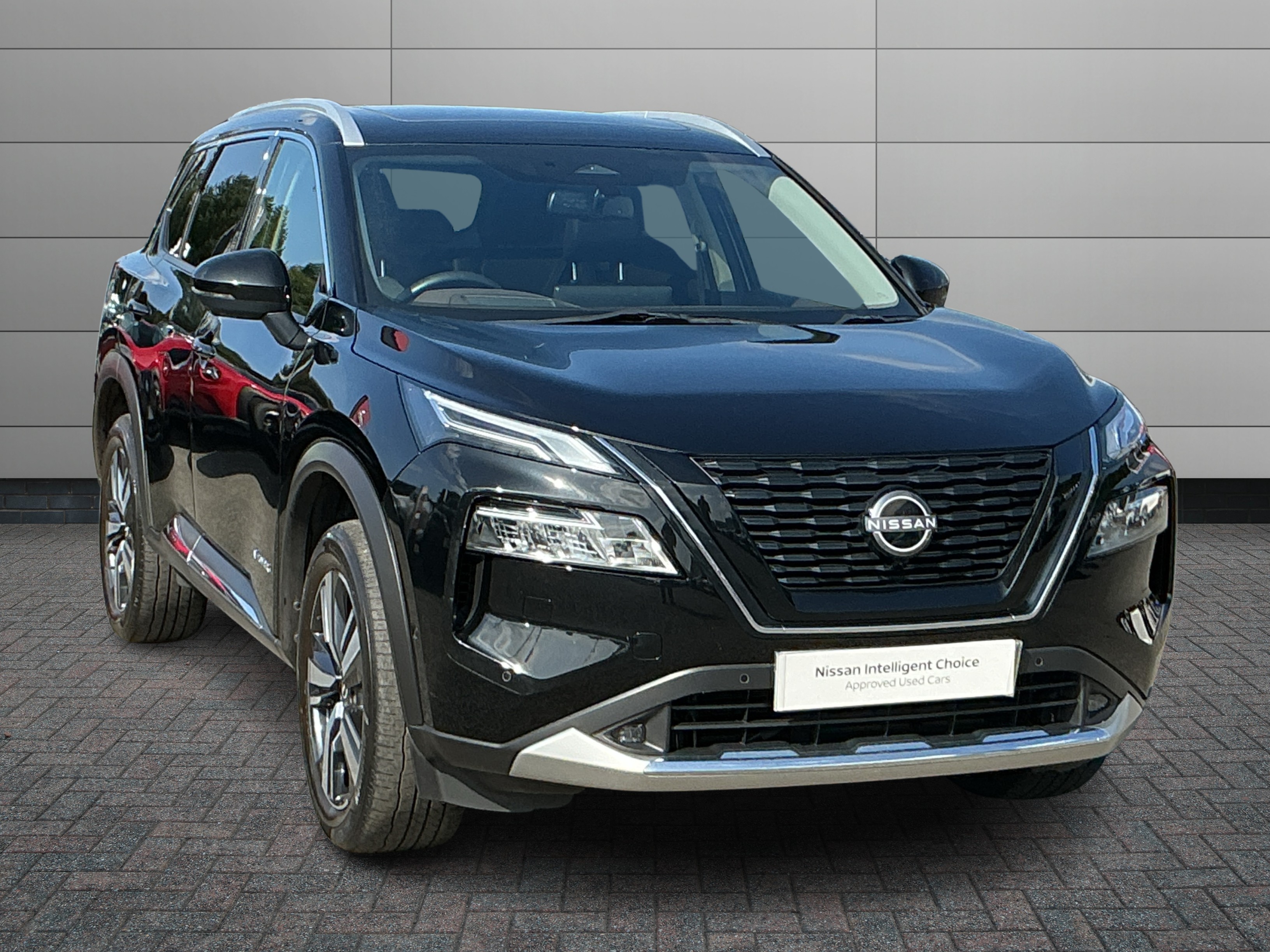 Nissan X-TRAIL listing photo