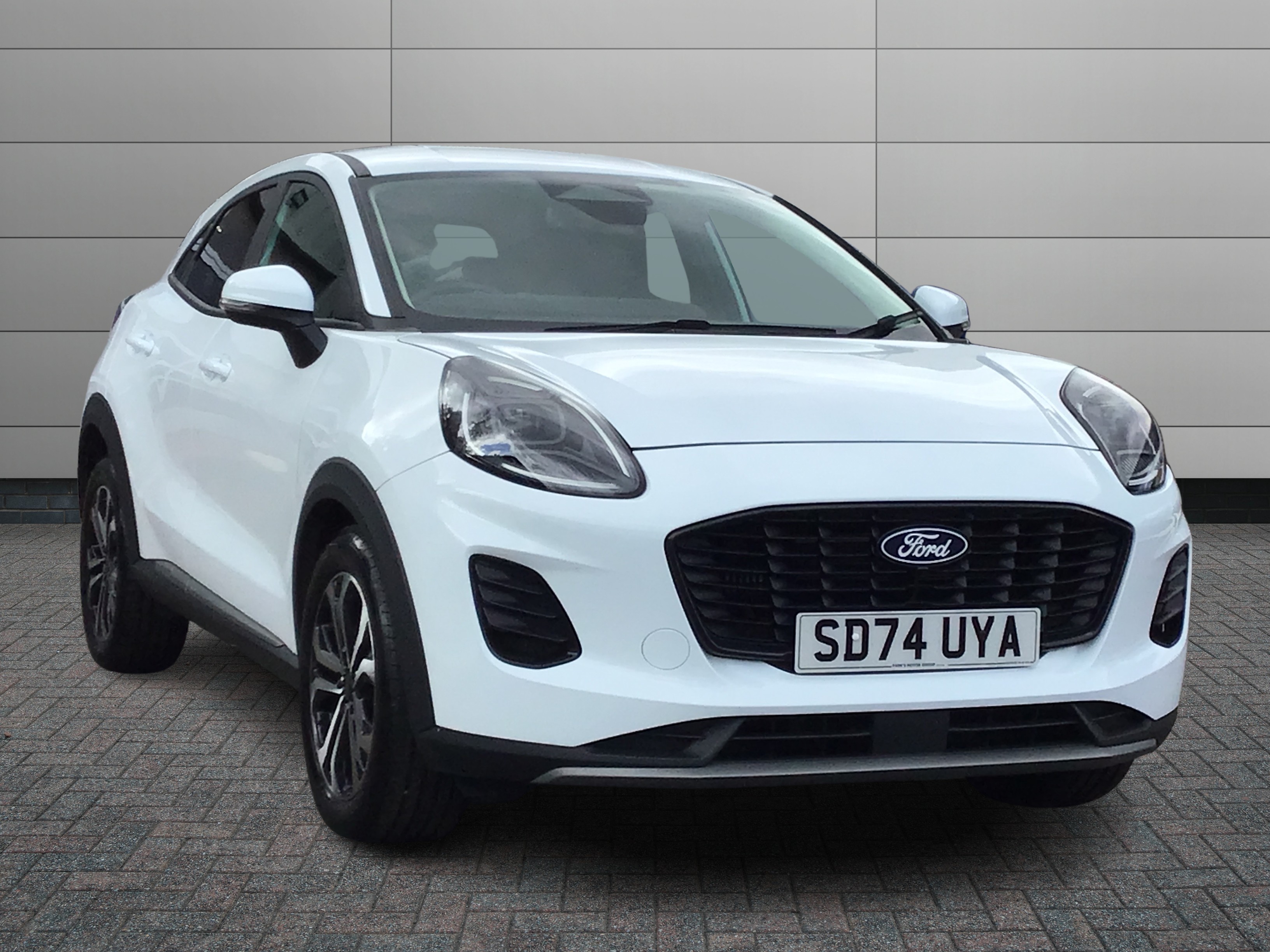 Ford Puma listing photo