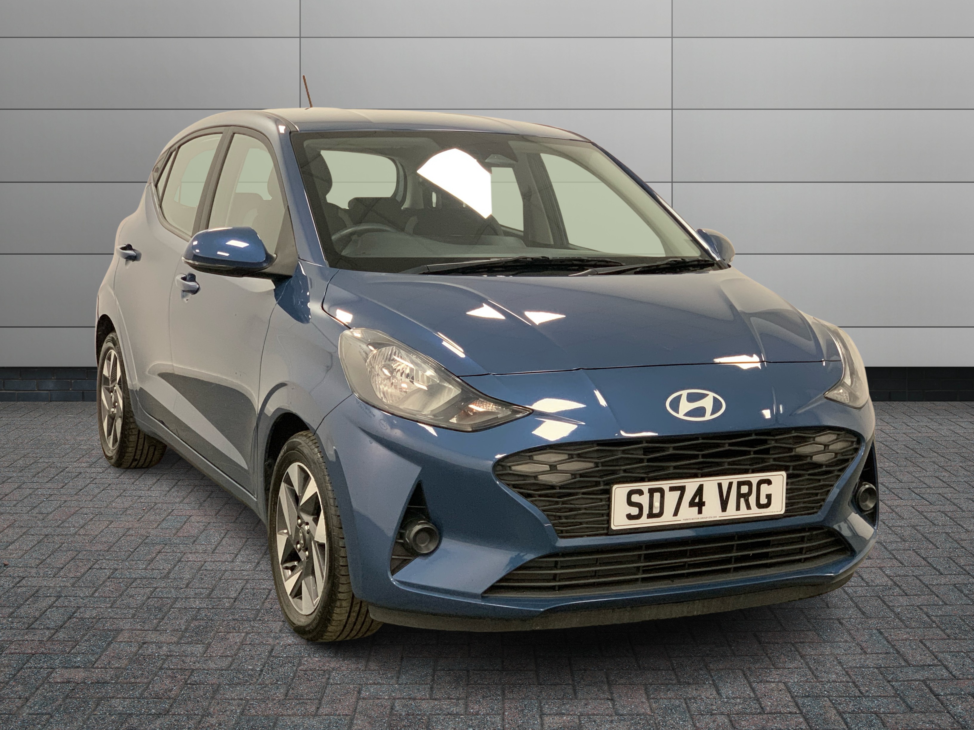 Hyundai i10 listing photo