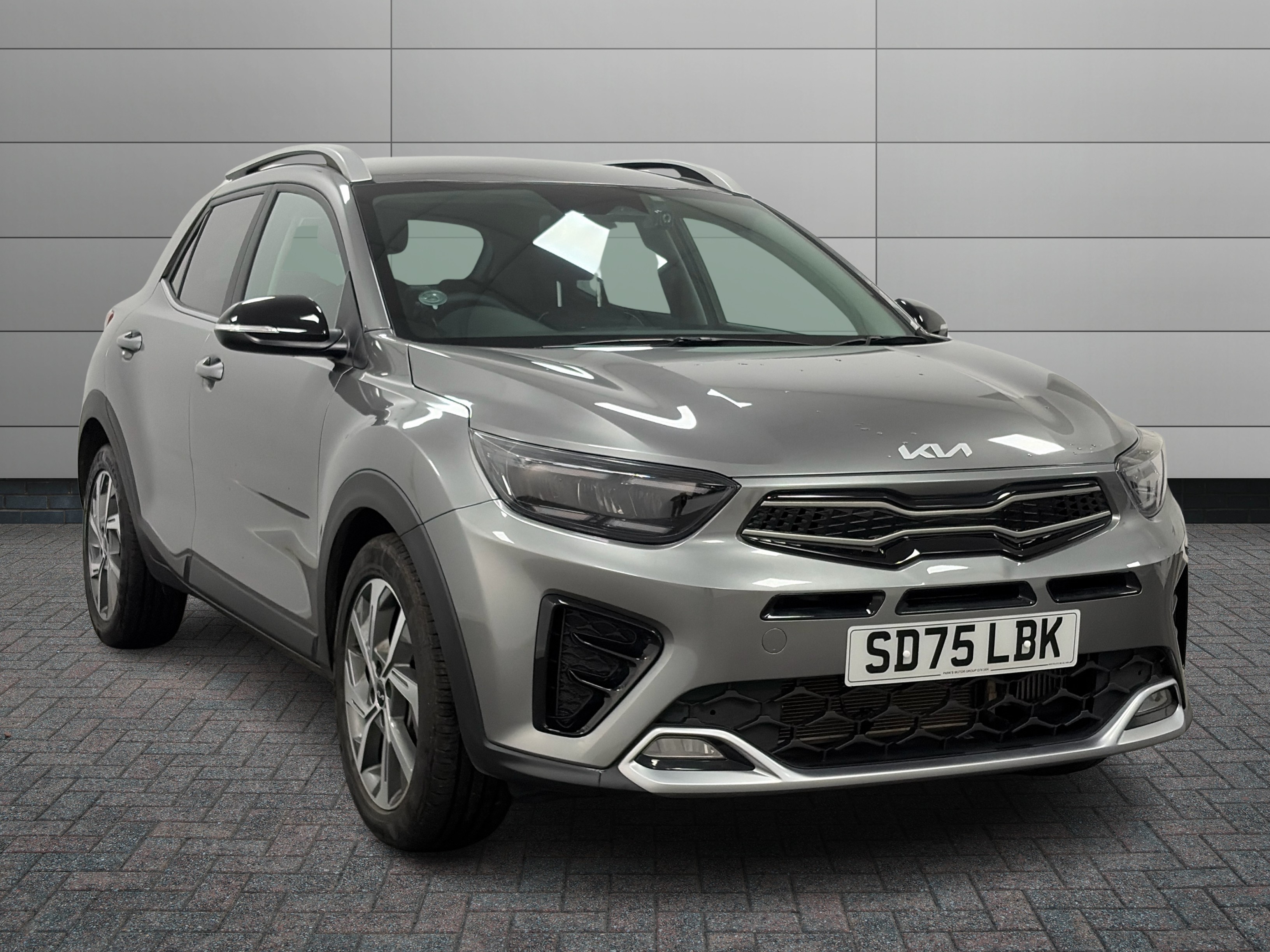 Kia Stonic listing photo