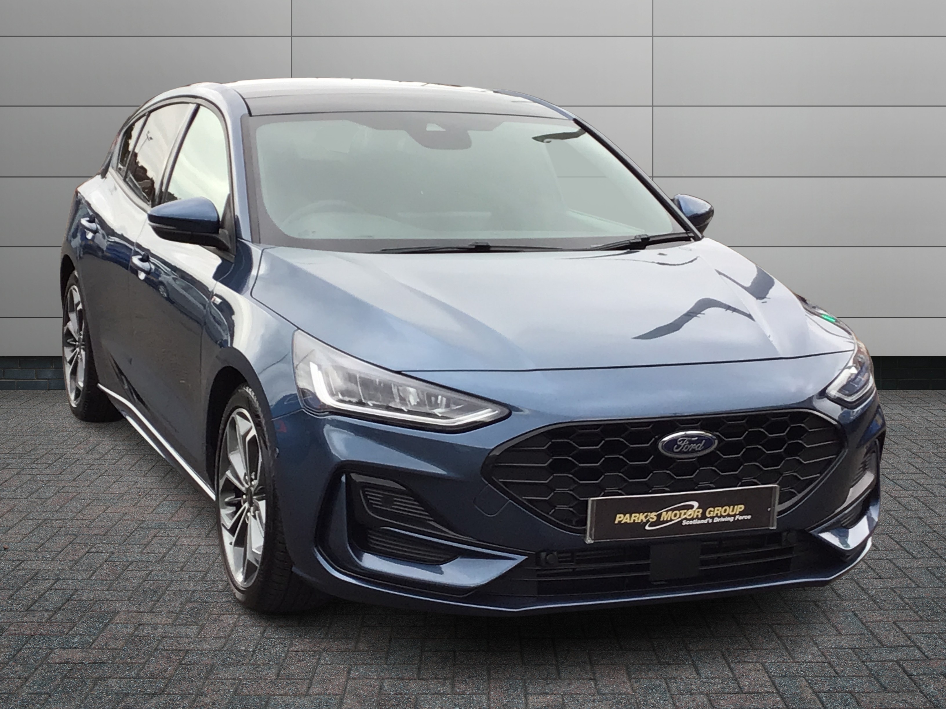 Ford Focus listing photo
