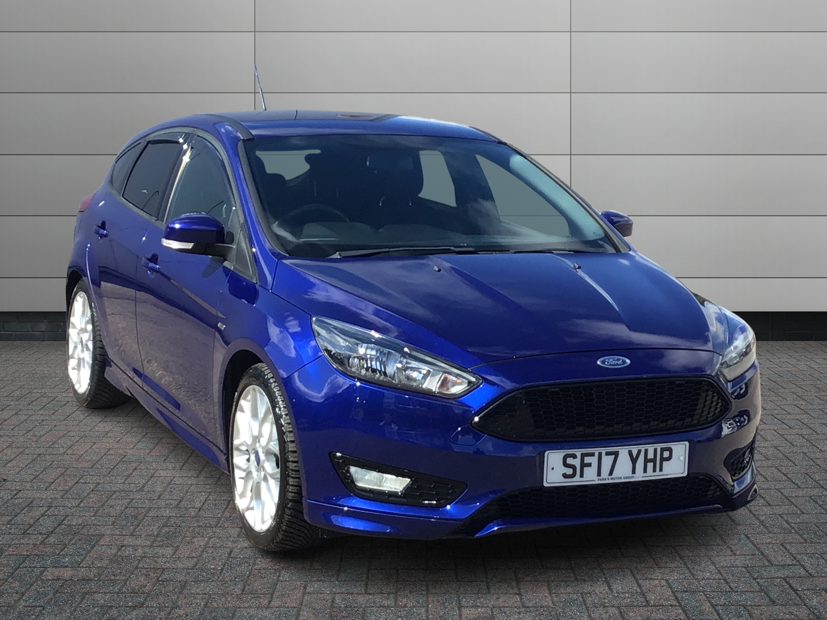 Ford Focus dealer public-web source image