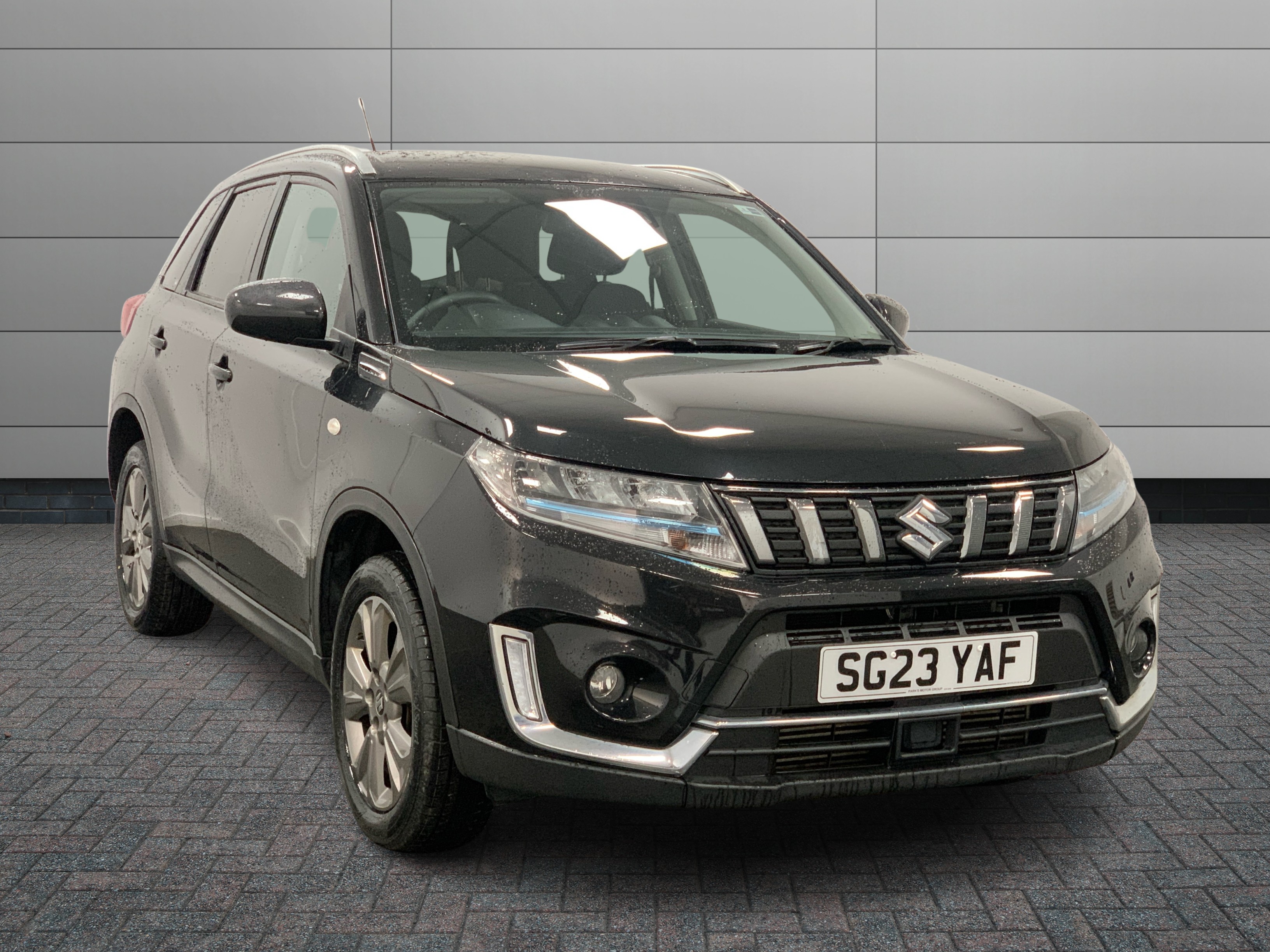 Suzuki Vitara listing photo