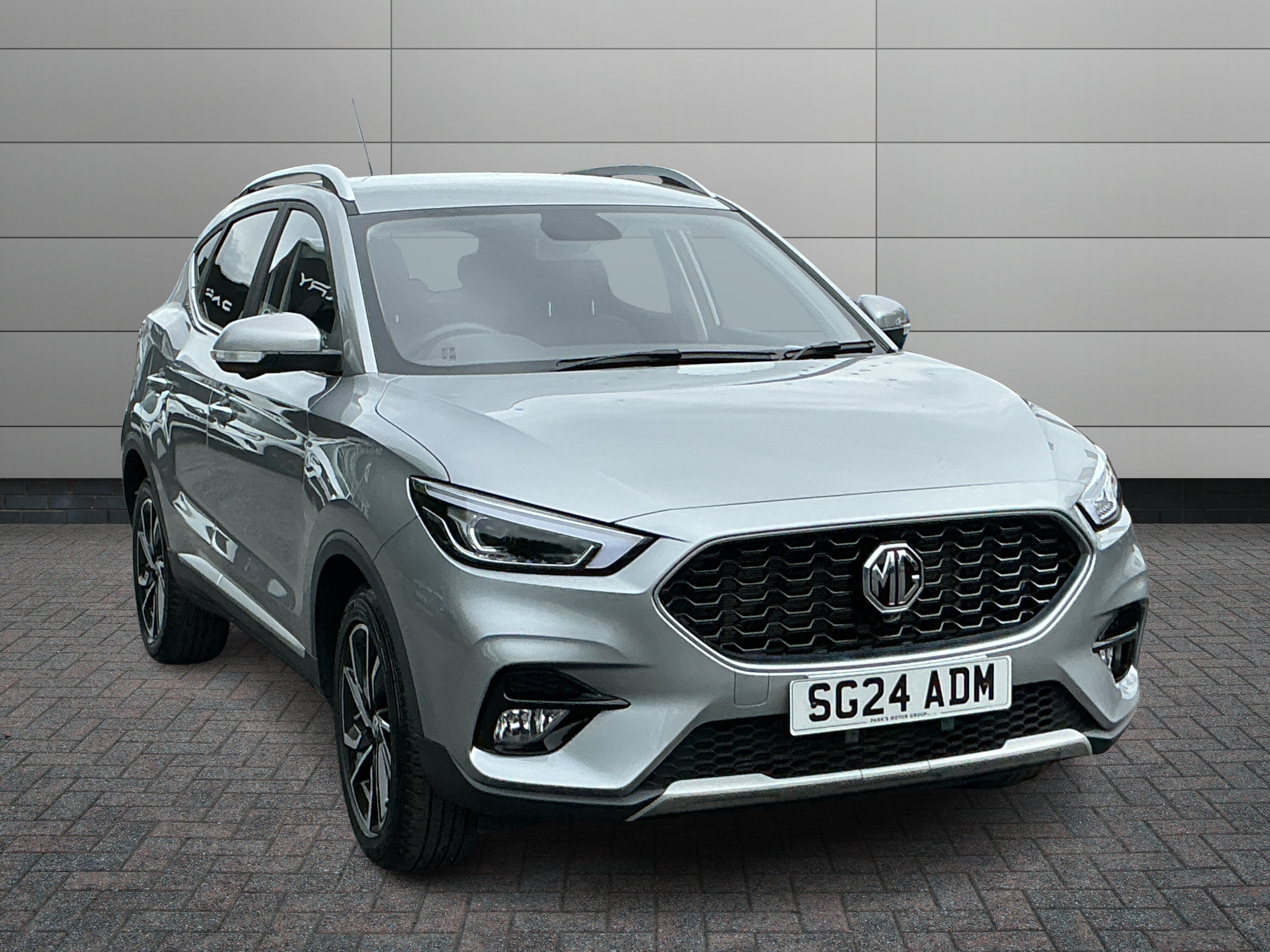 MG ZS listing photo