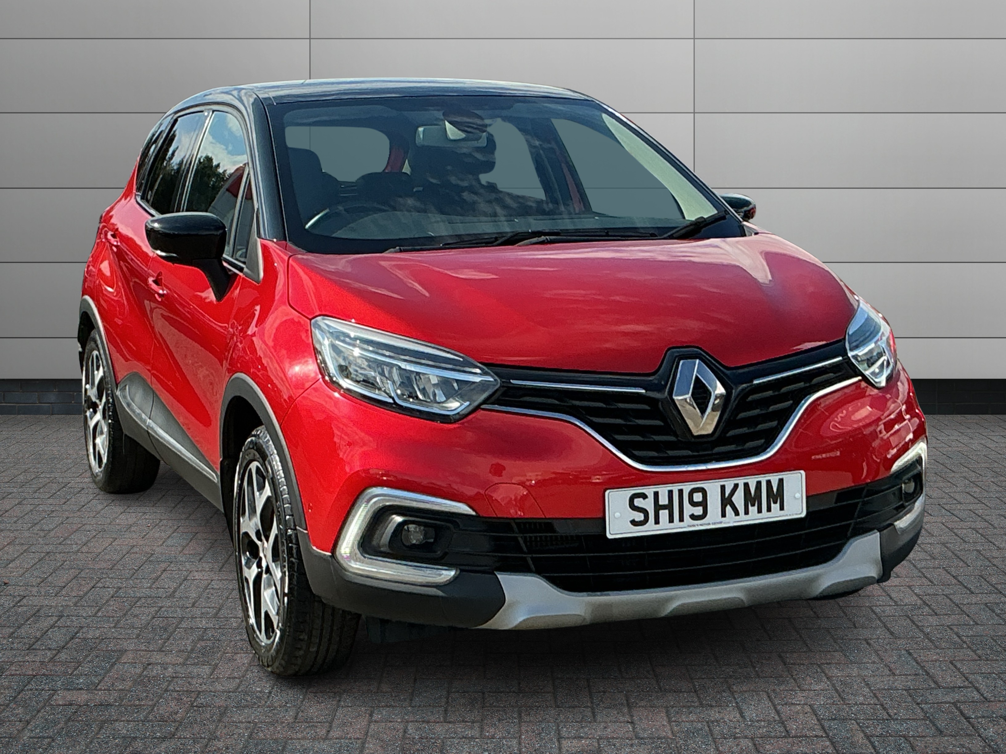 Renault Captur dealer public-web source image