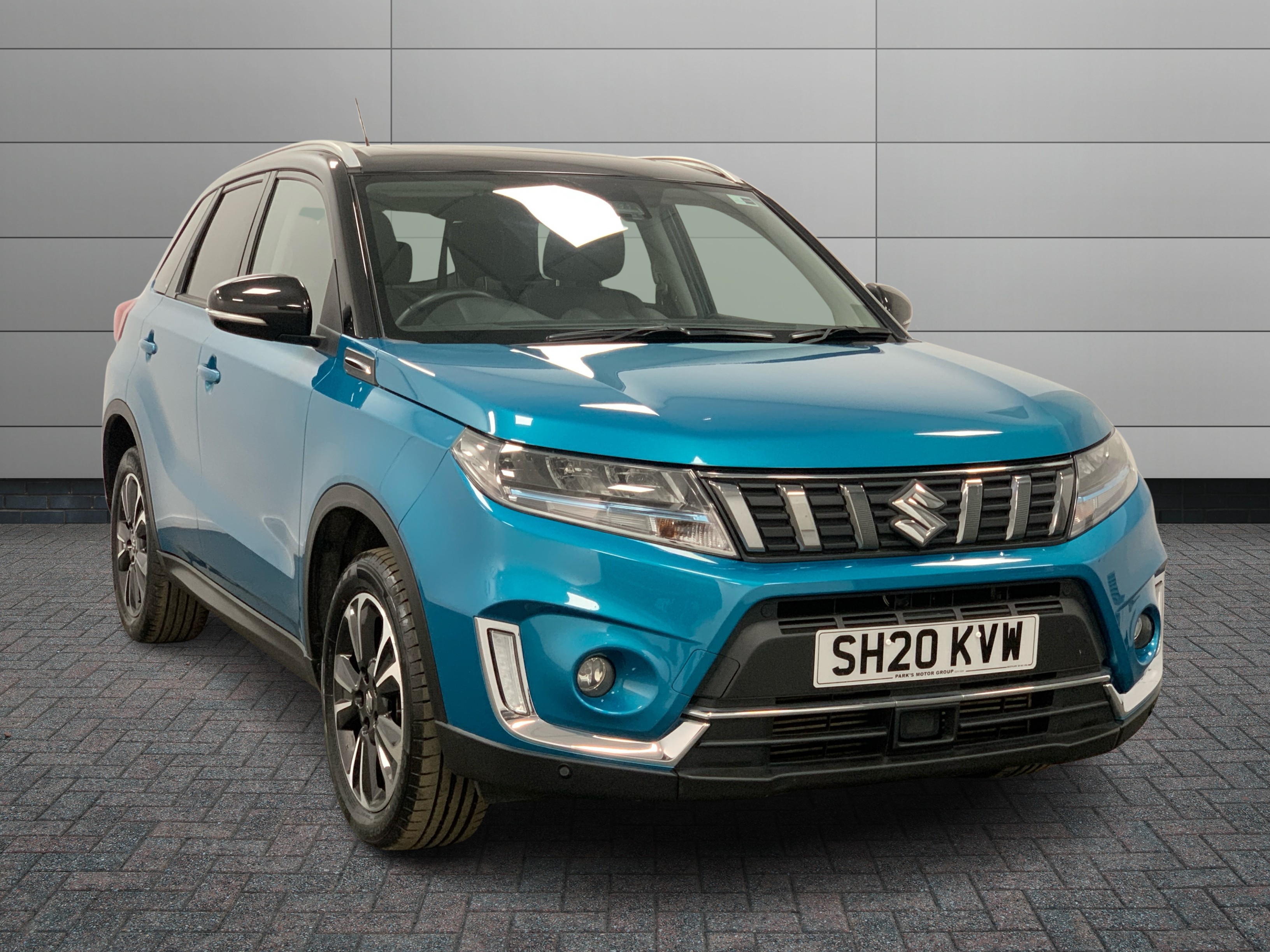 Suzuki Vitara listing photo