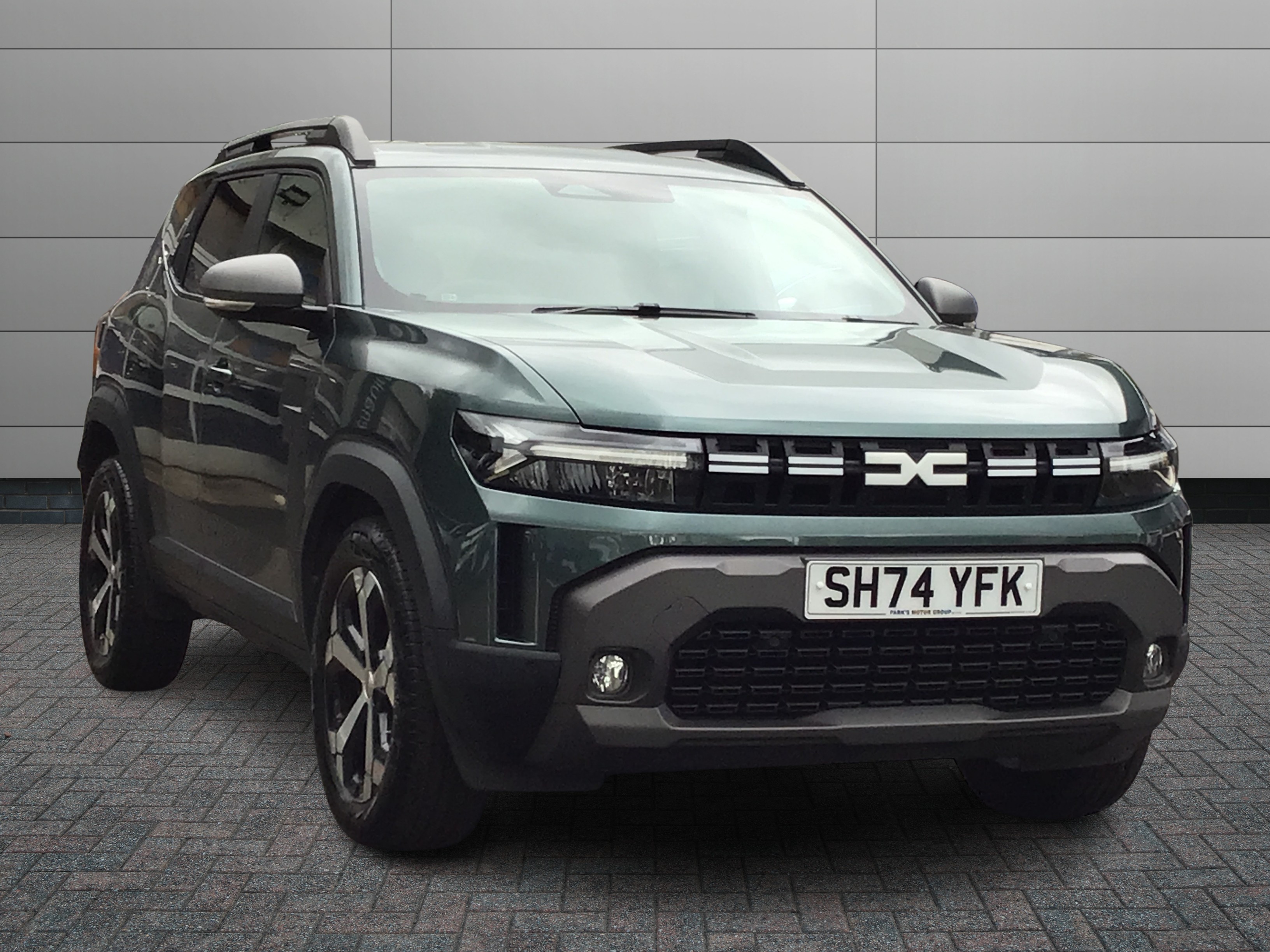 Dacia Duster listing photo