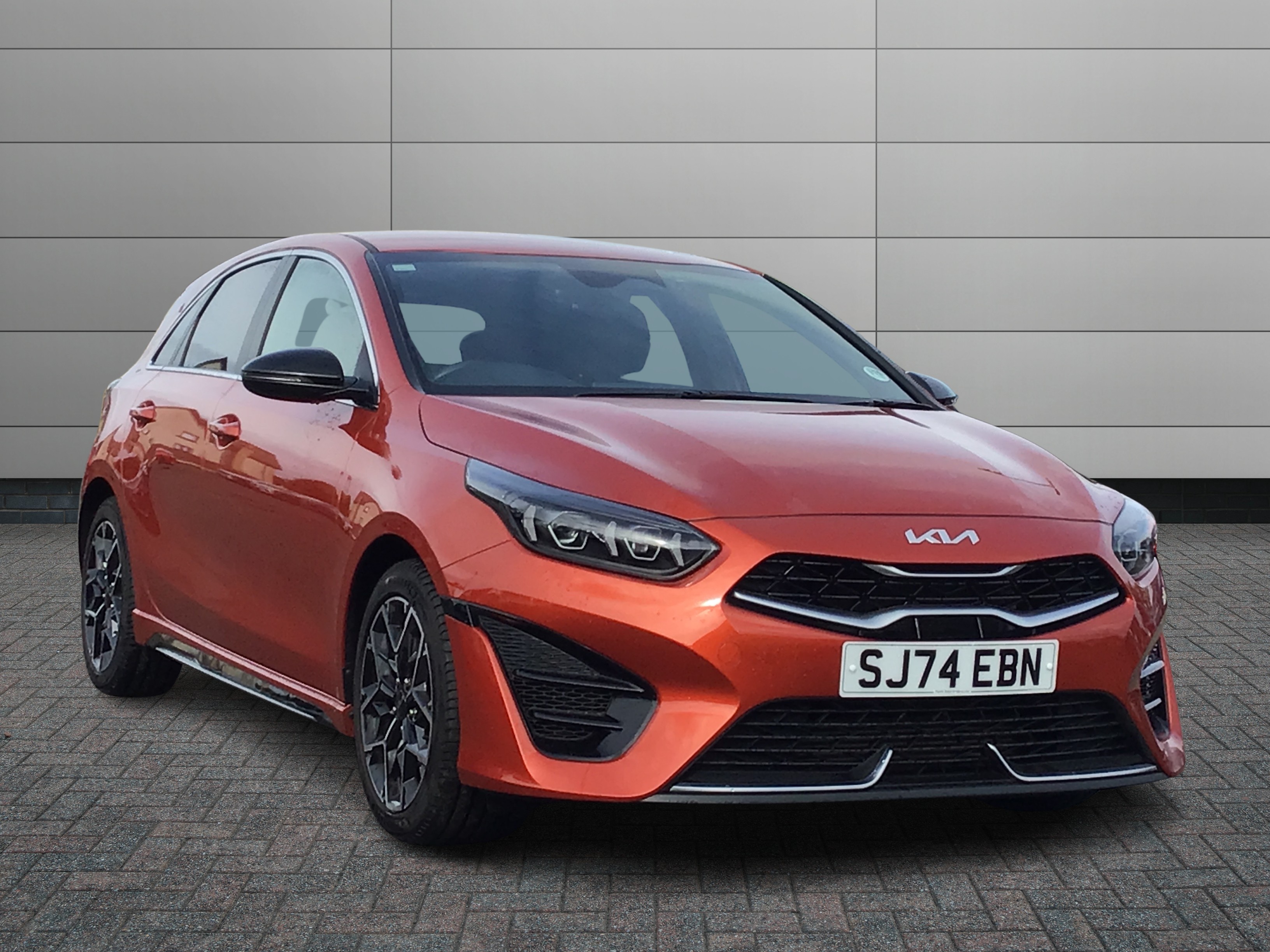 Kia Ceed listing photo