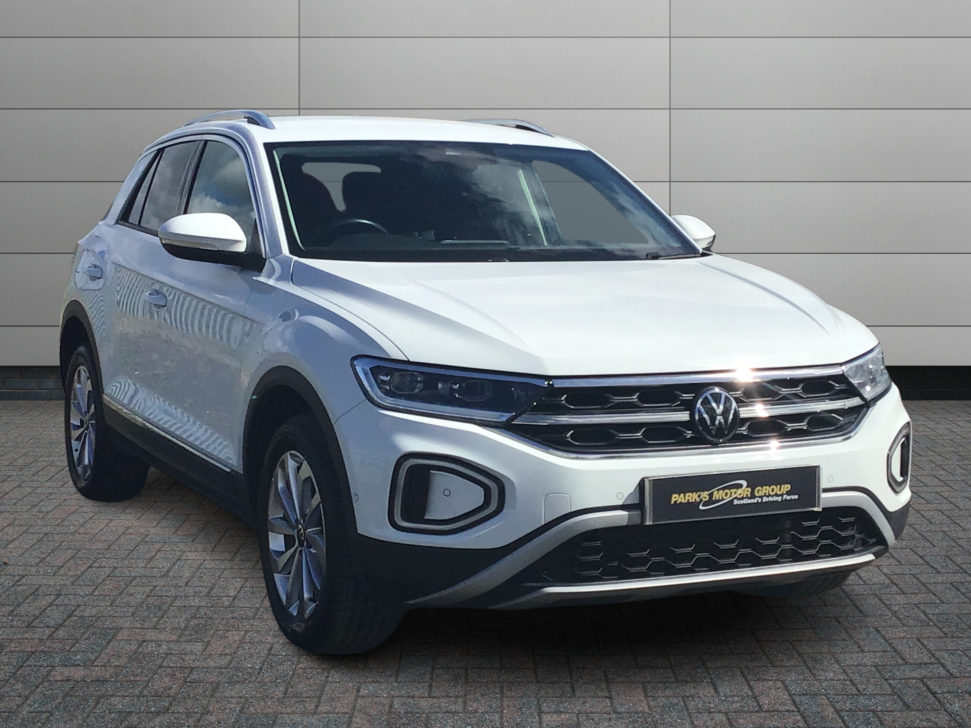 Volkswagen T-Roc listing photo