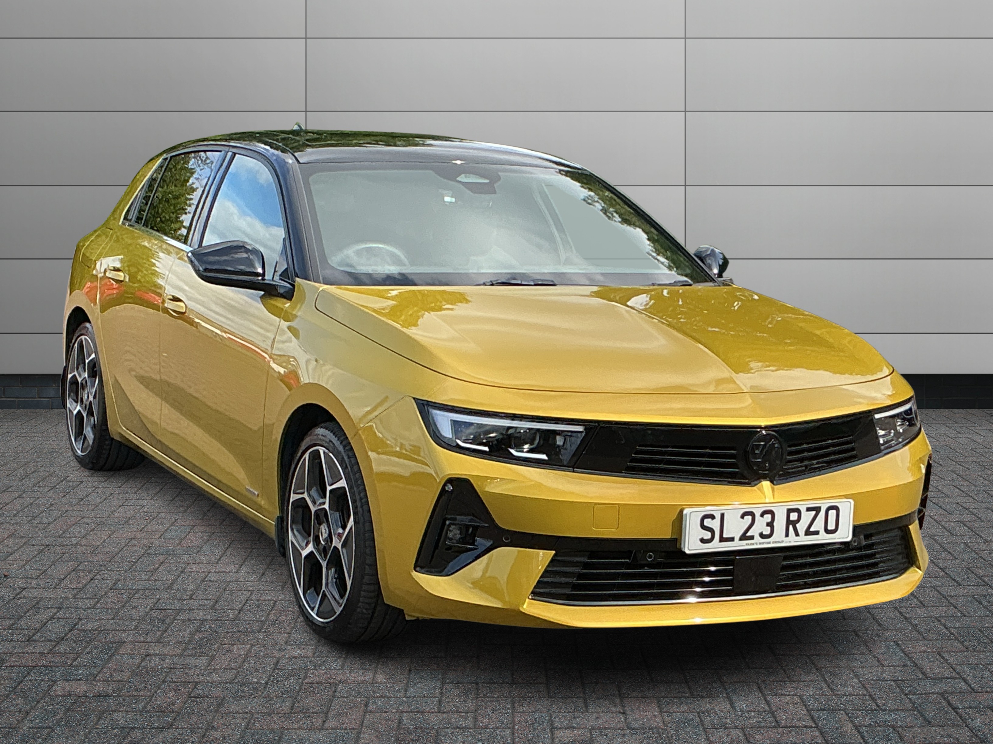 Vauxhall Astra listing photo