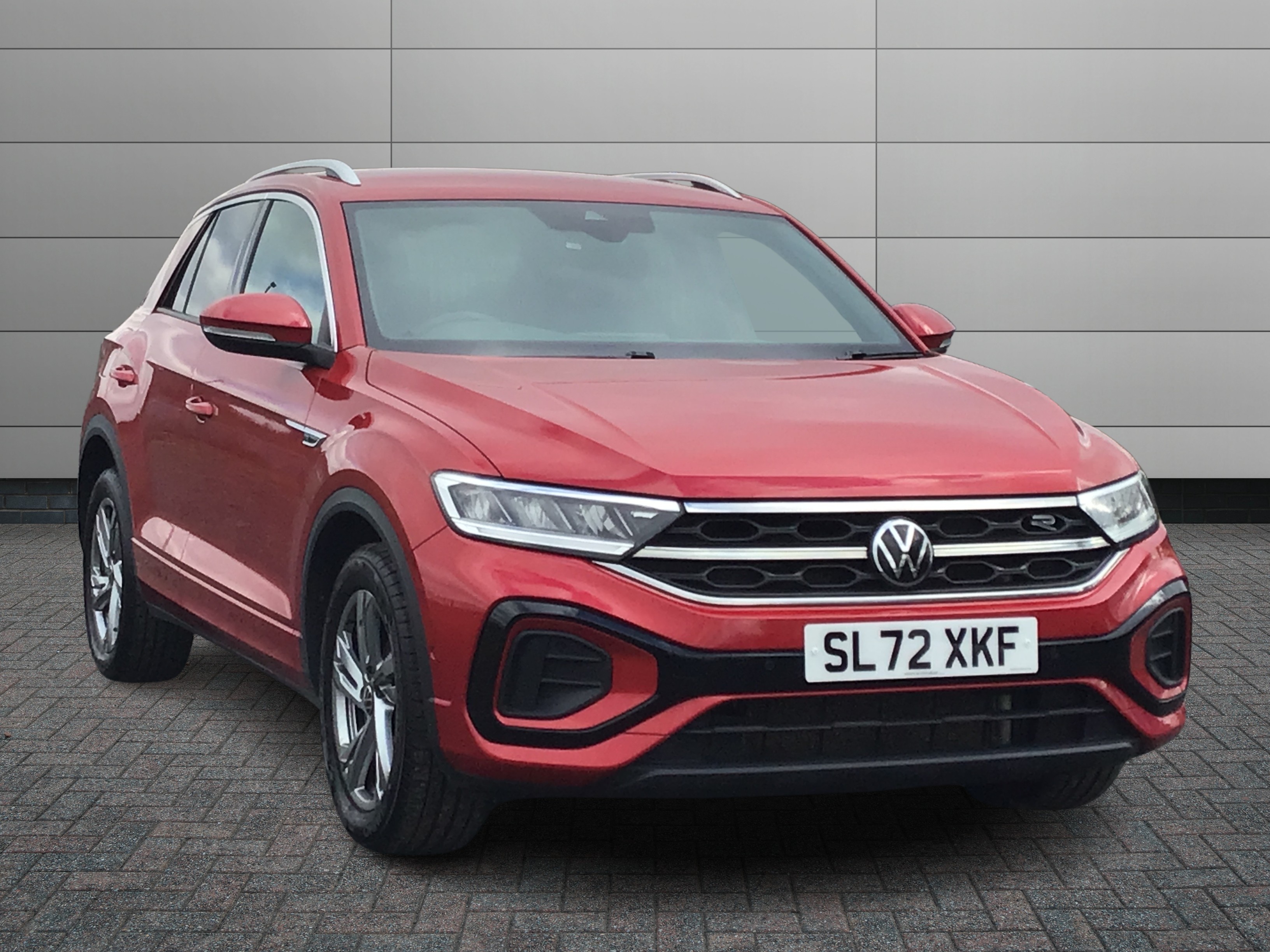 Volkswagen T-Roc listing photo