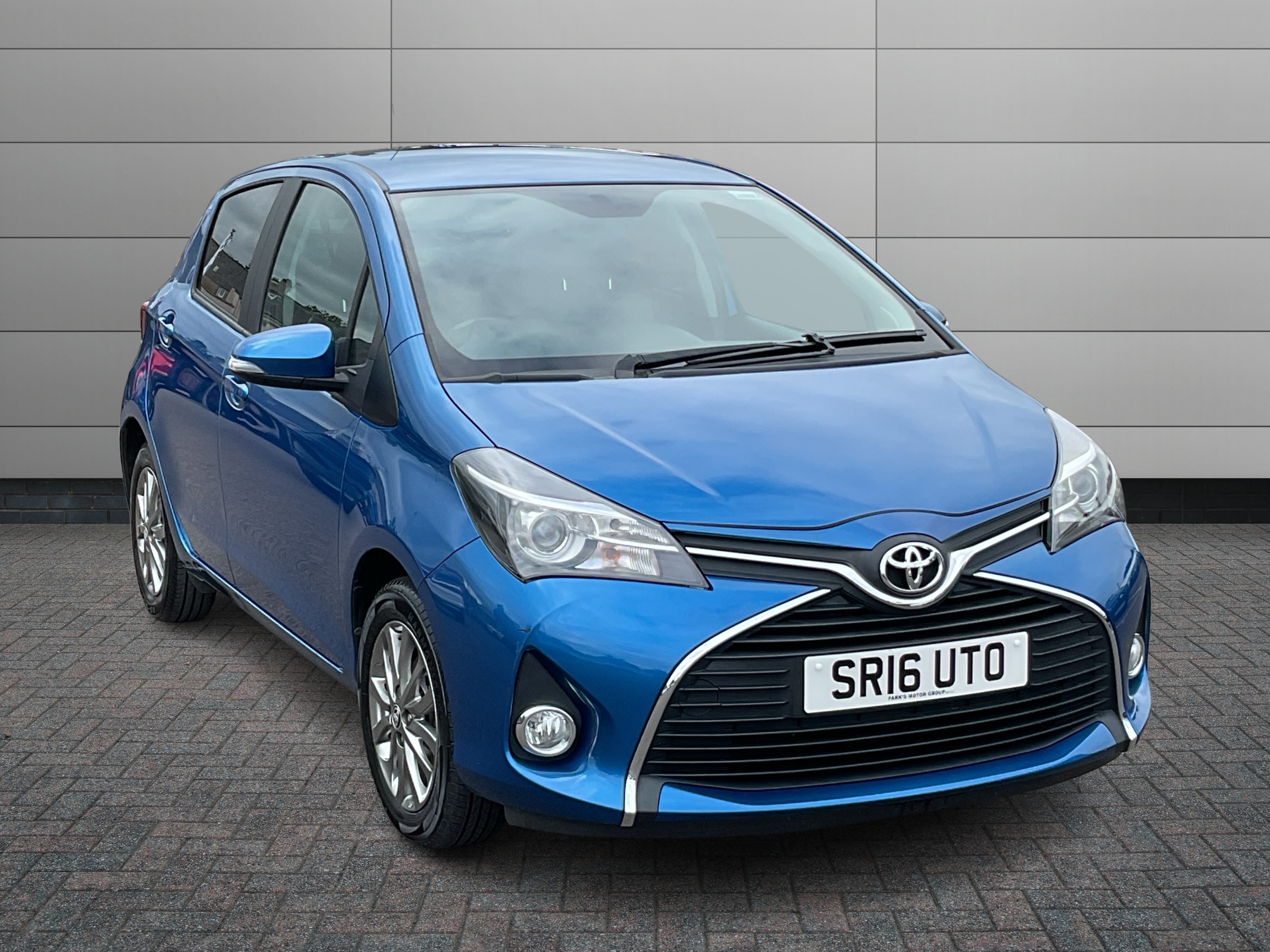 Toyota Yaris listing photo