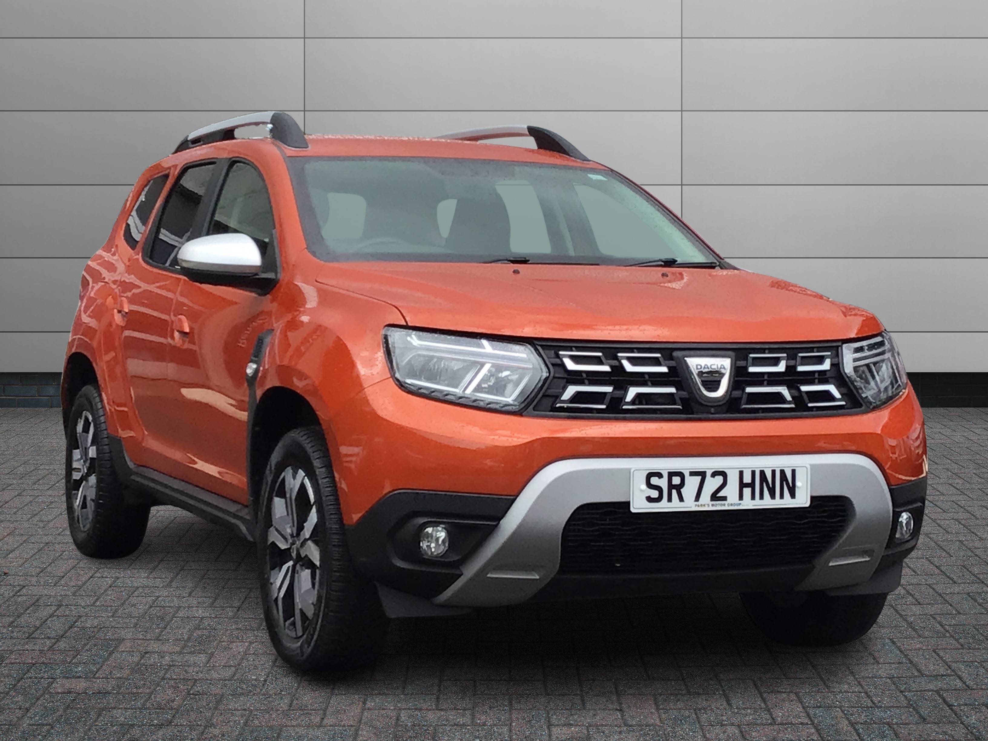 Dacia Duster listing photo