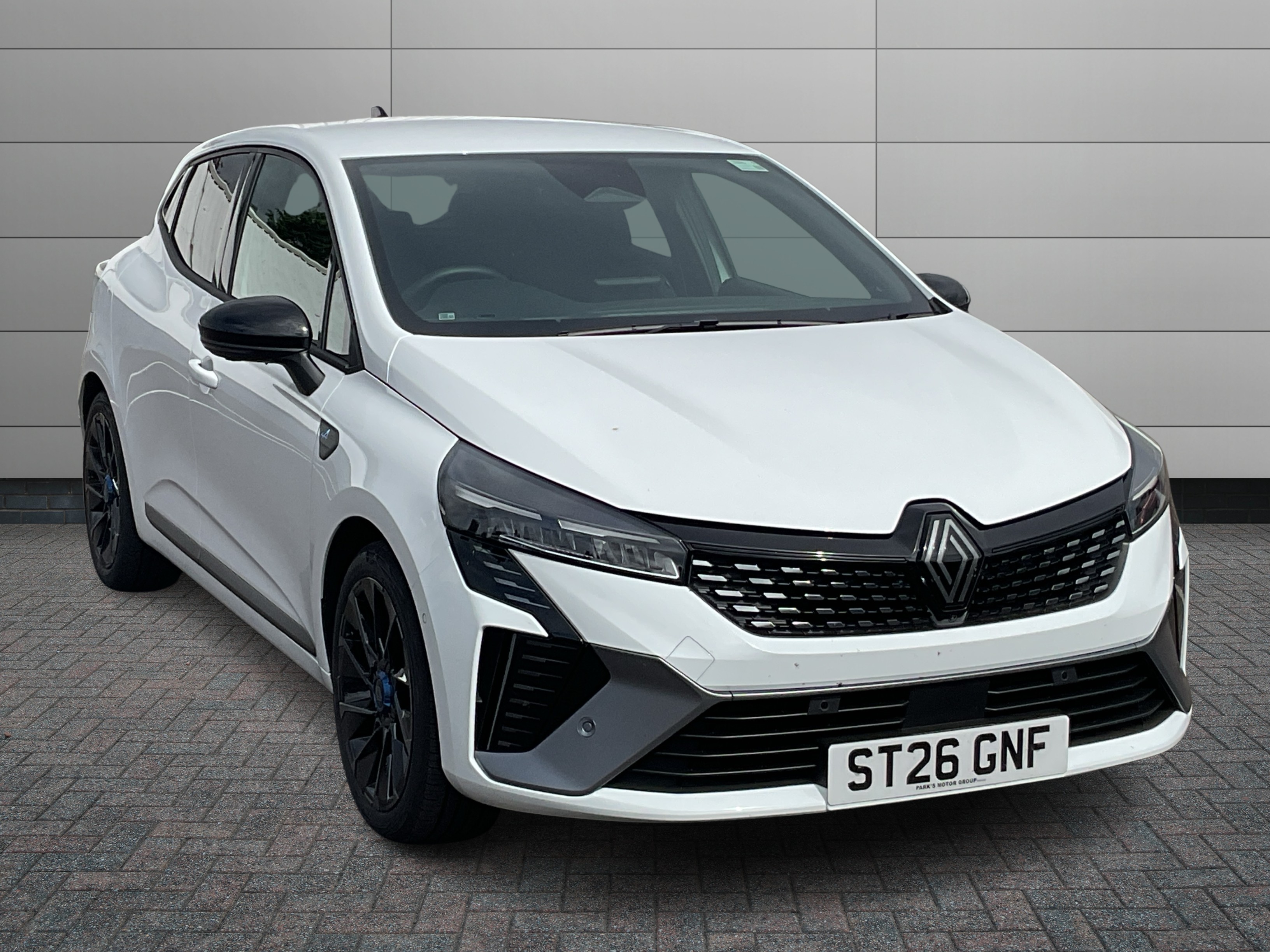 Renault Clio listing photo
