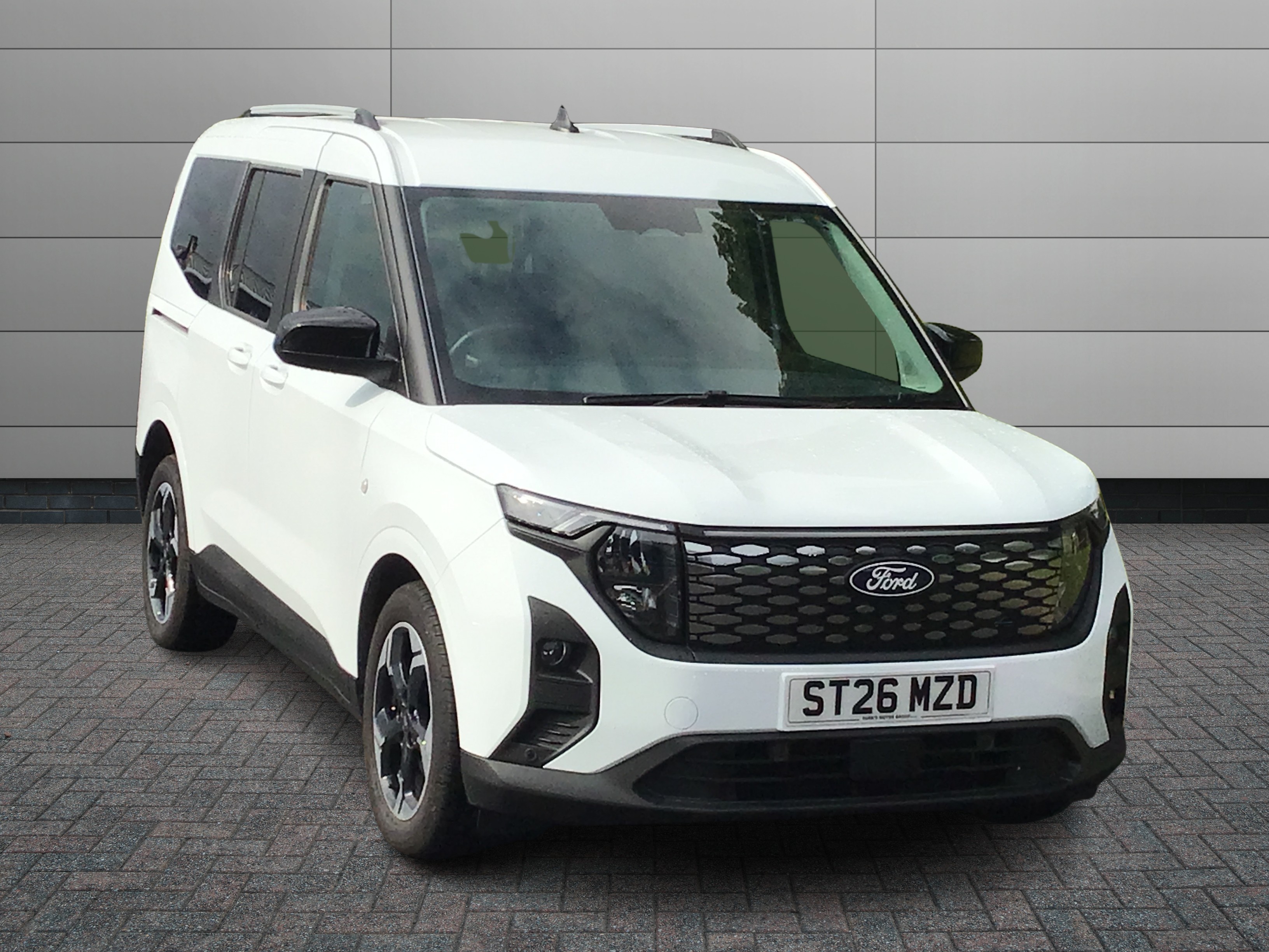 Ford Tourneo Courier listing photo