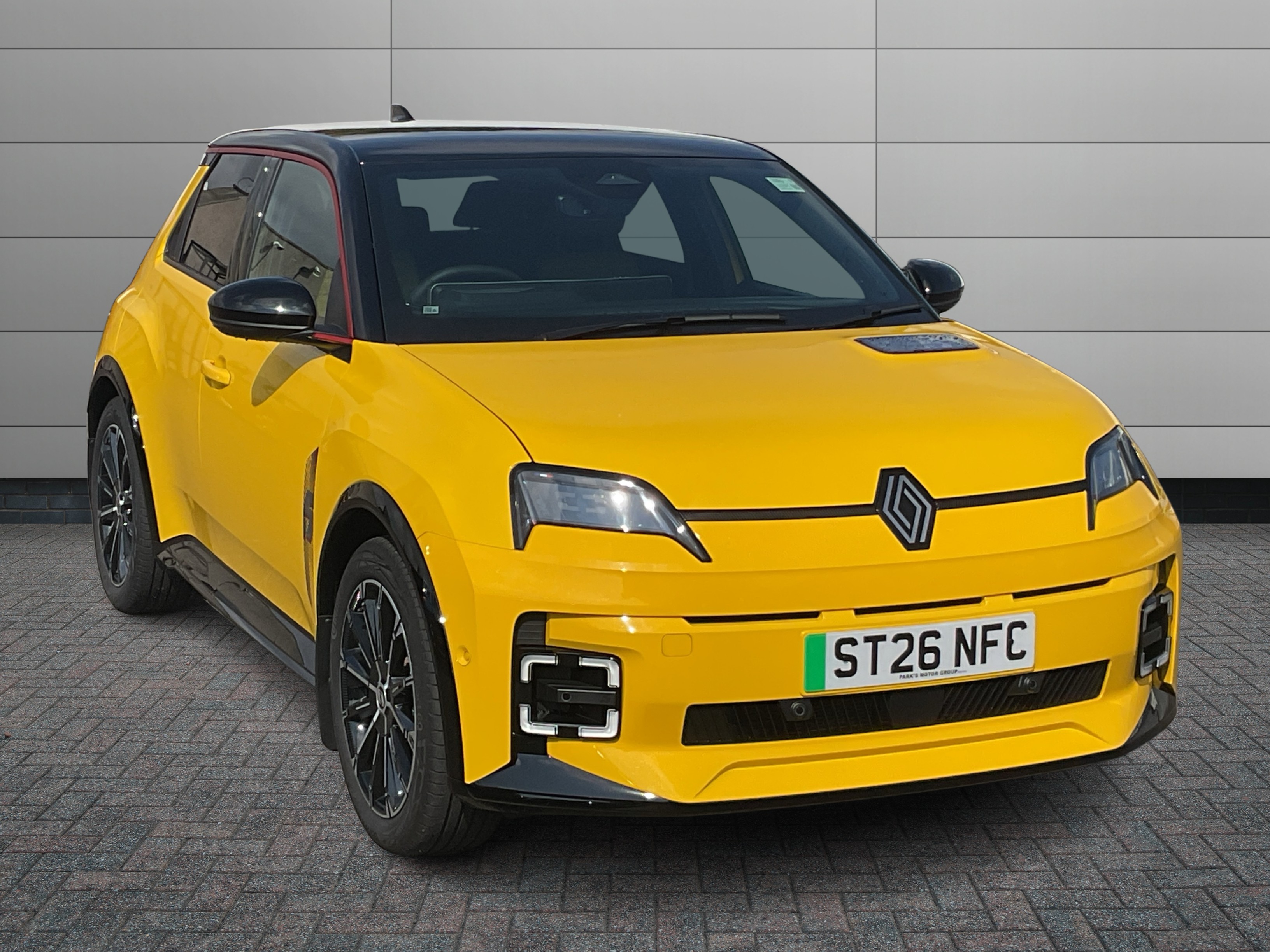 Renault 5 listing photo