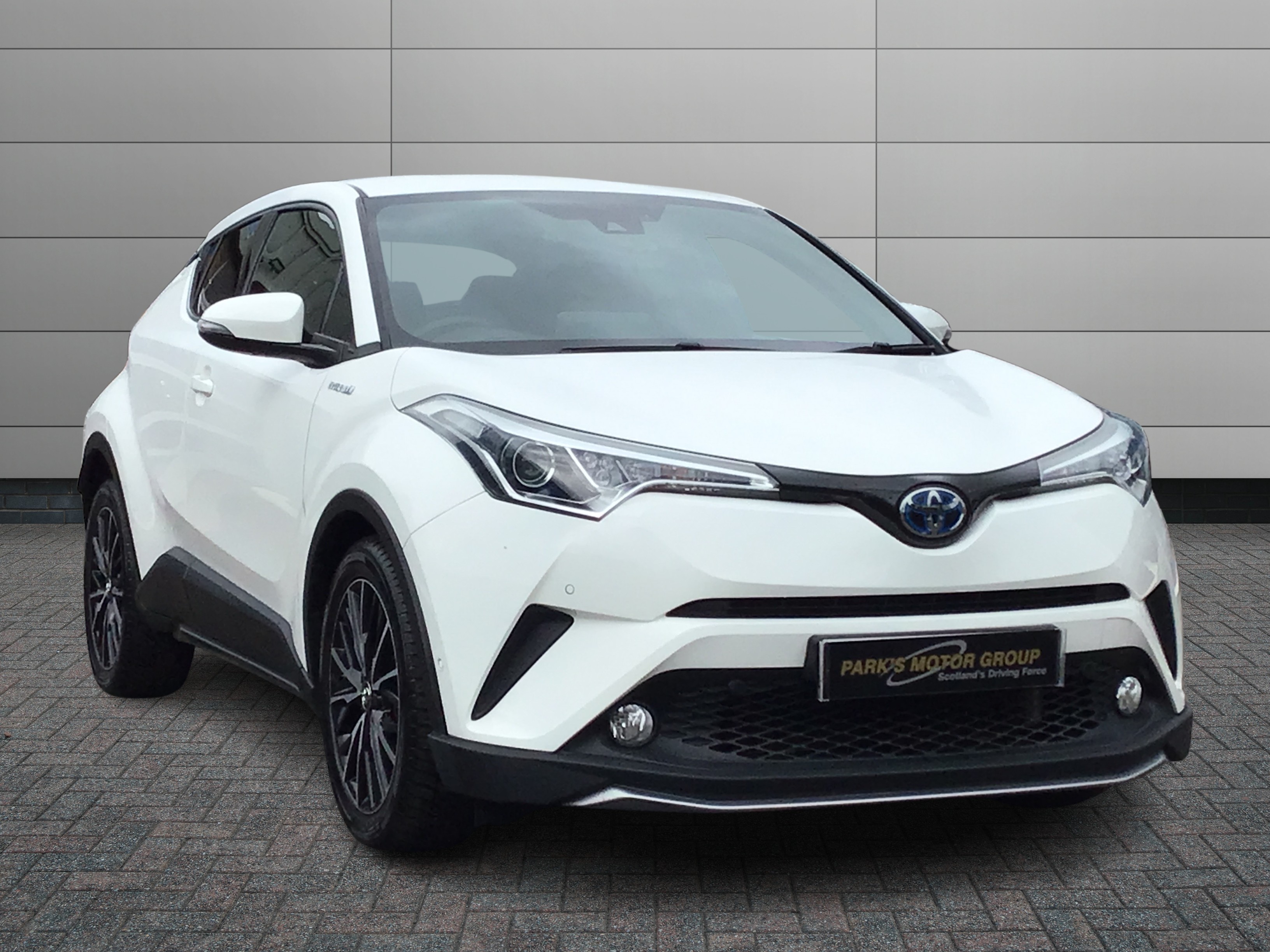 Toyota C-HR listing photo