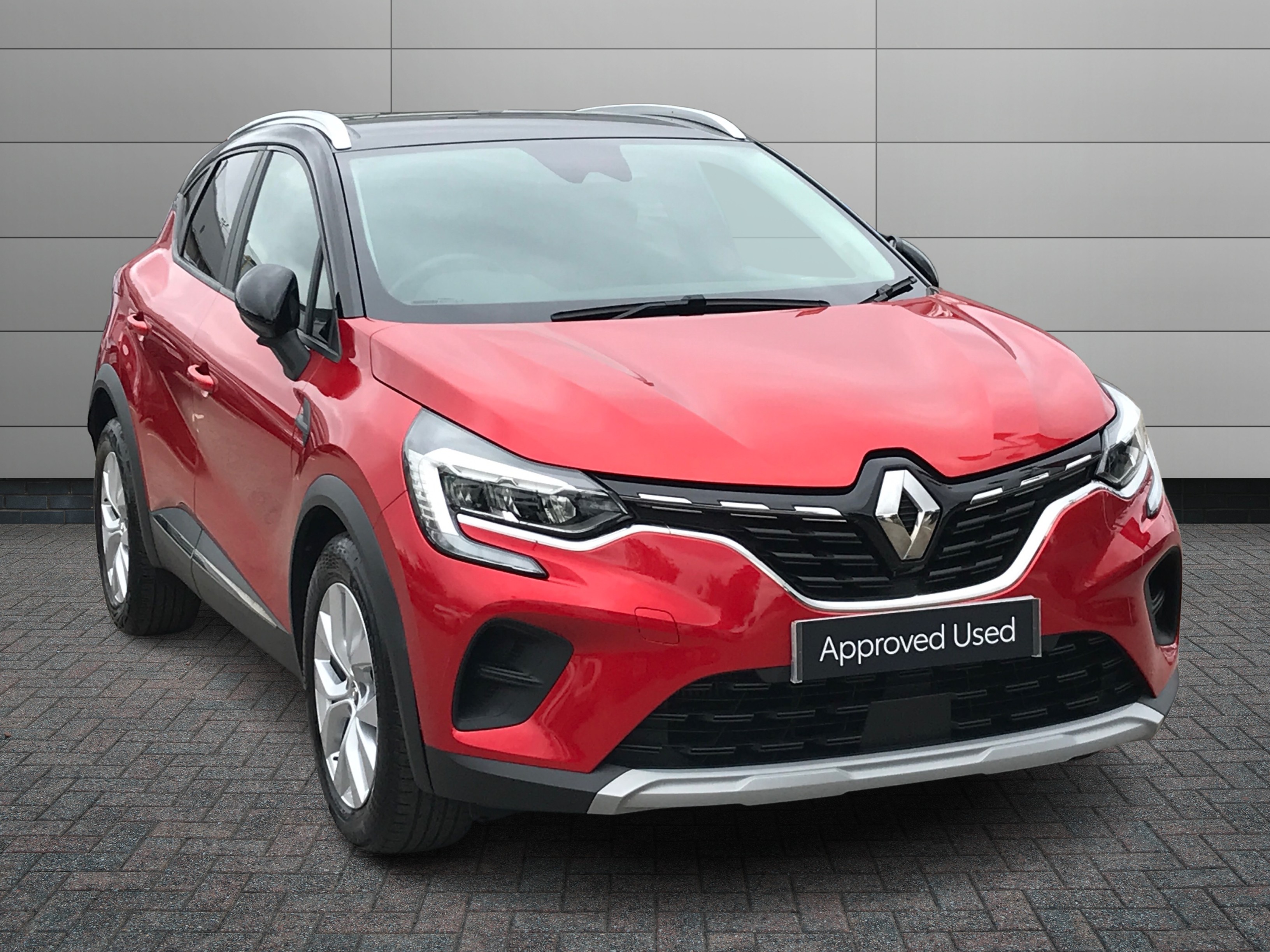 Renault Captur listing photo
