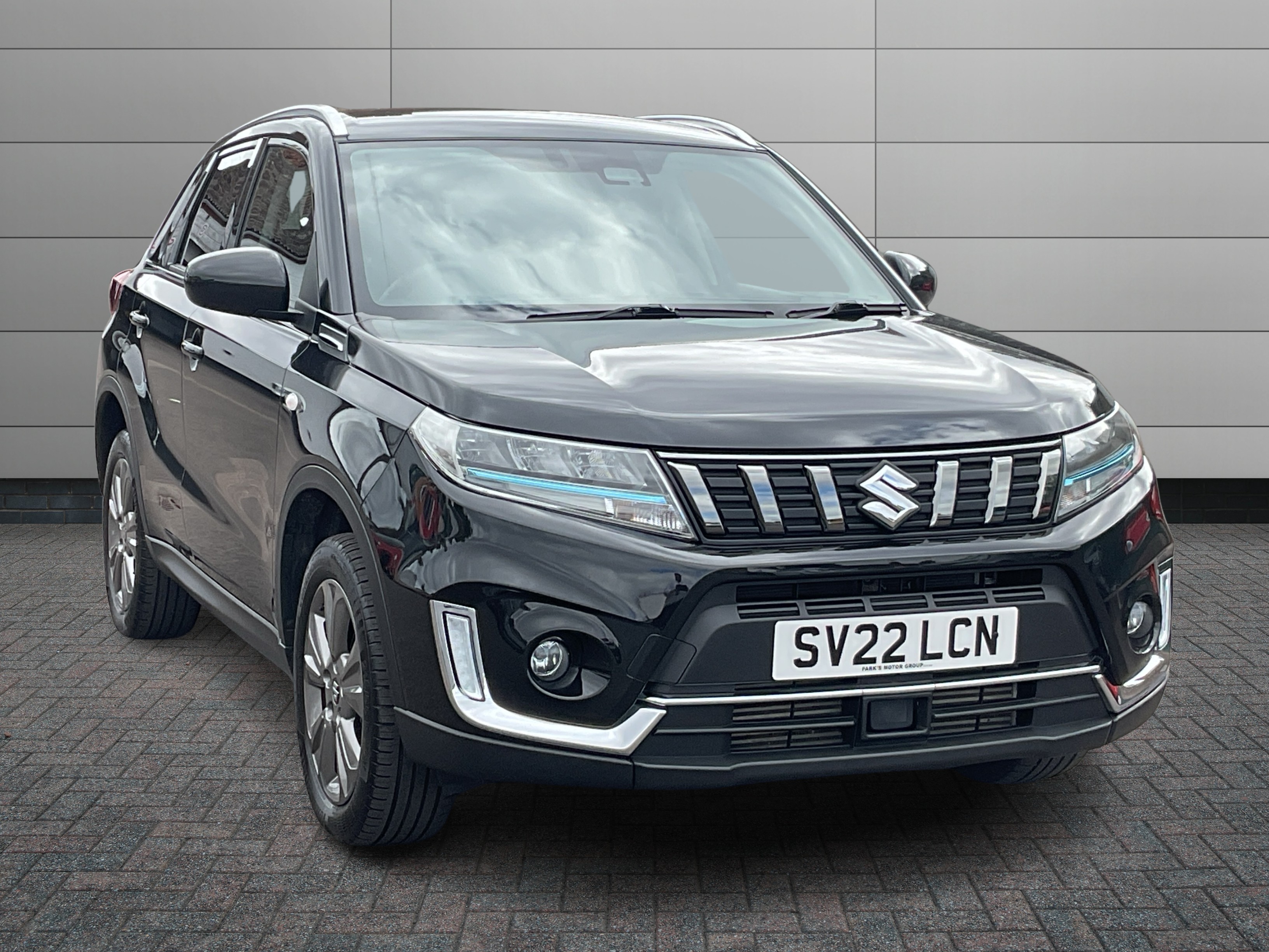 Suzuki Vitara listing photo