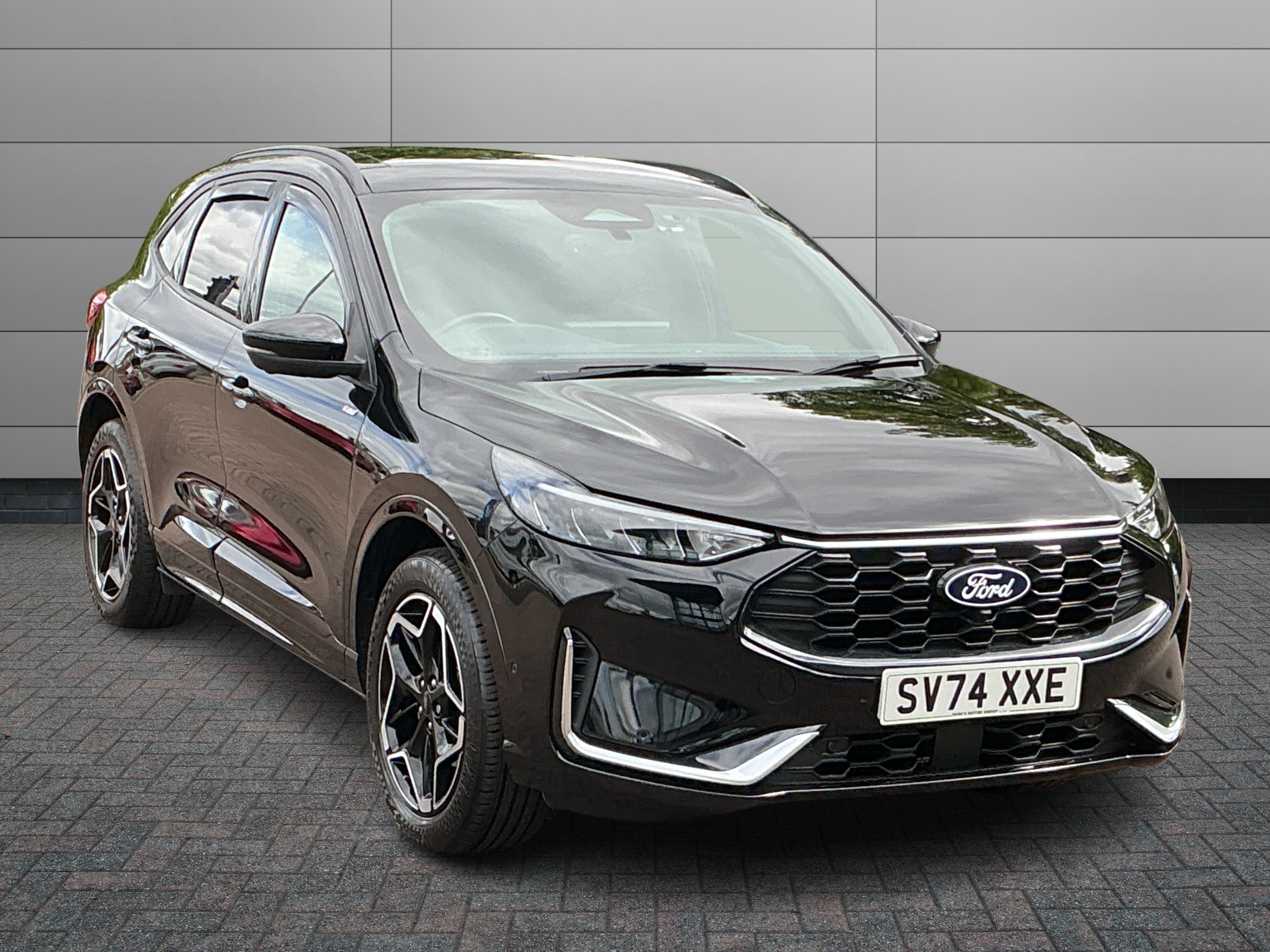 Ford Kuga listing photo