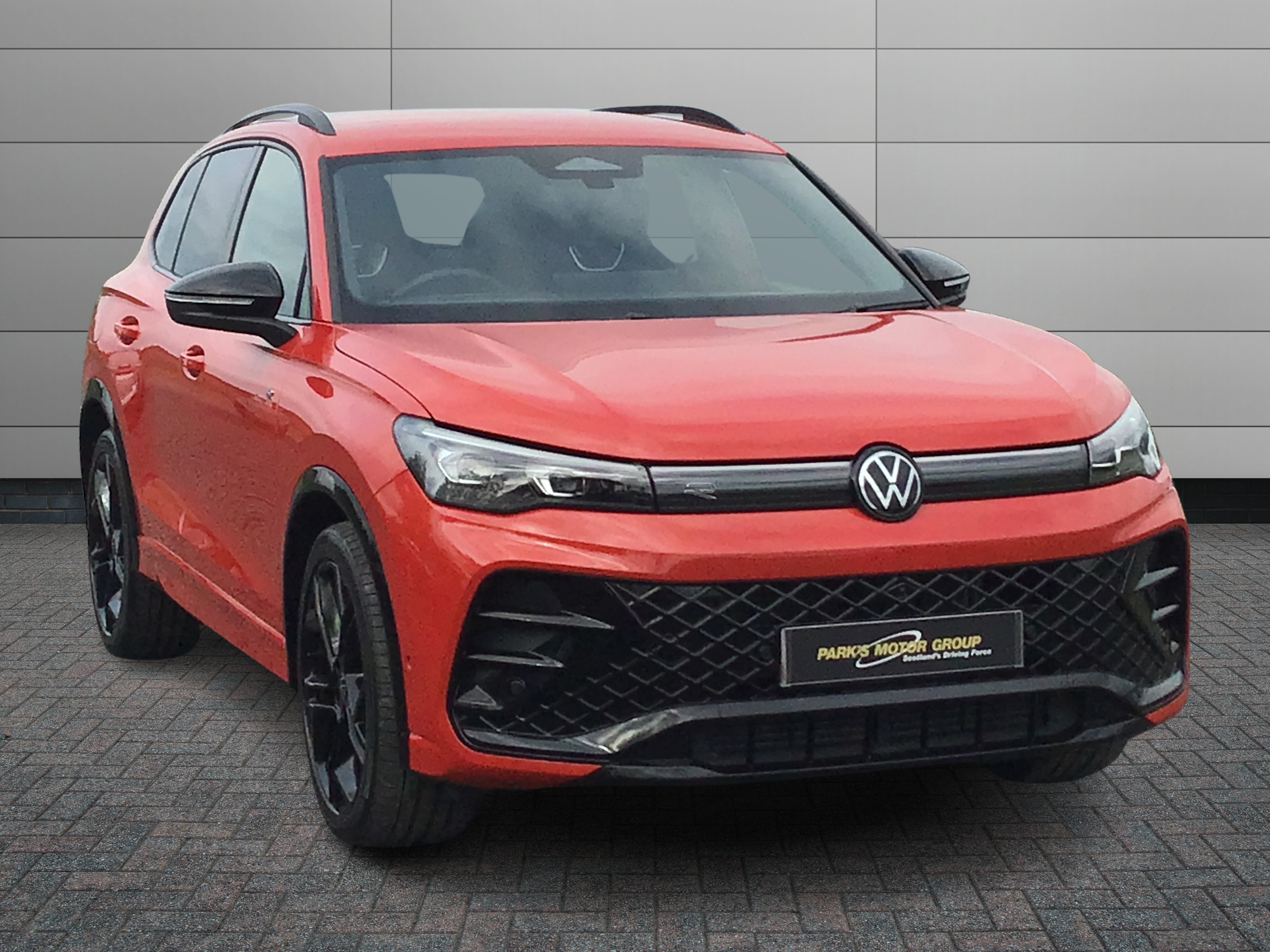 Volkswagen Tiguan listing photo