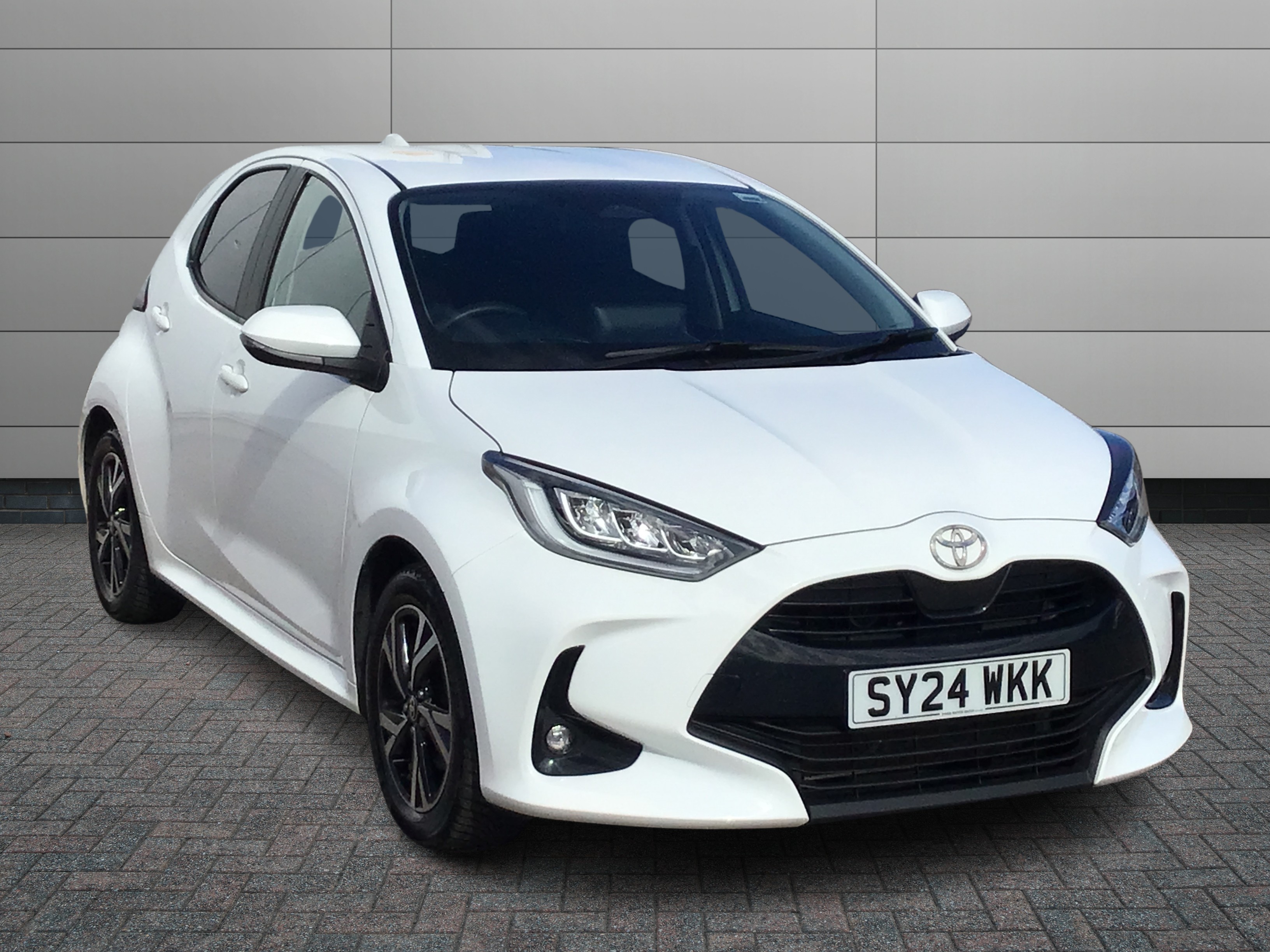 Toyota Yaris listing photo