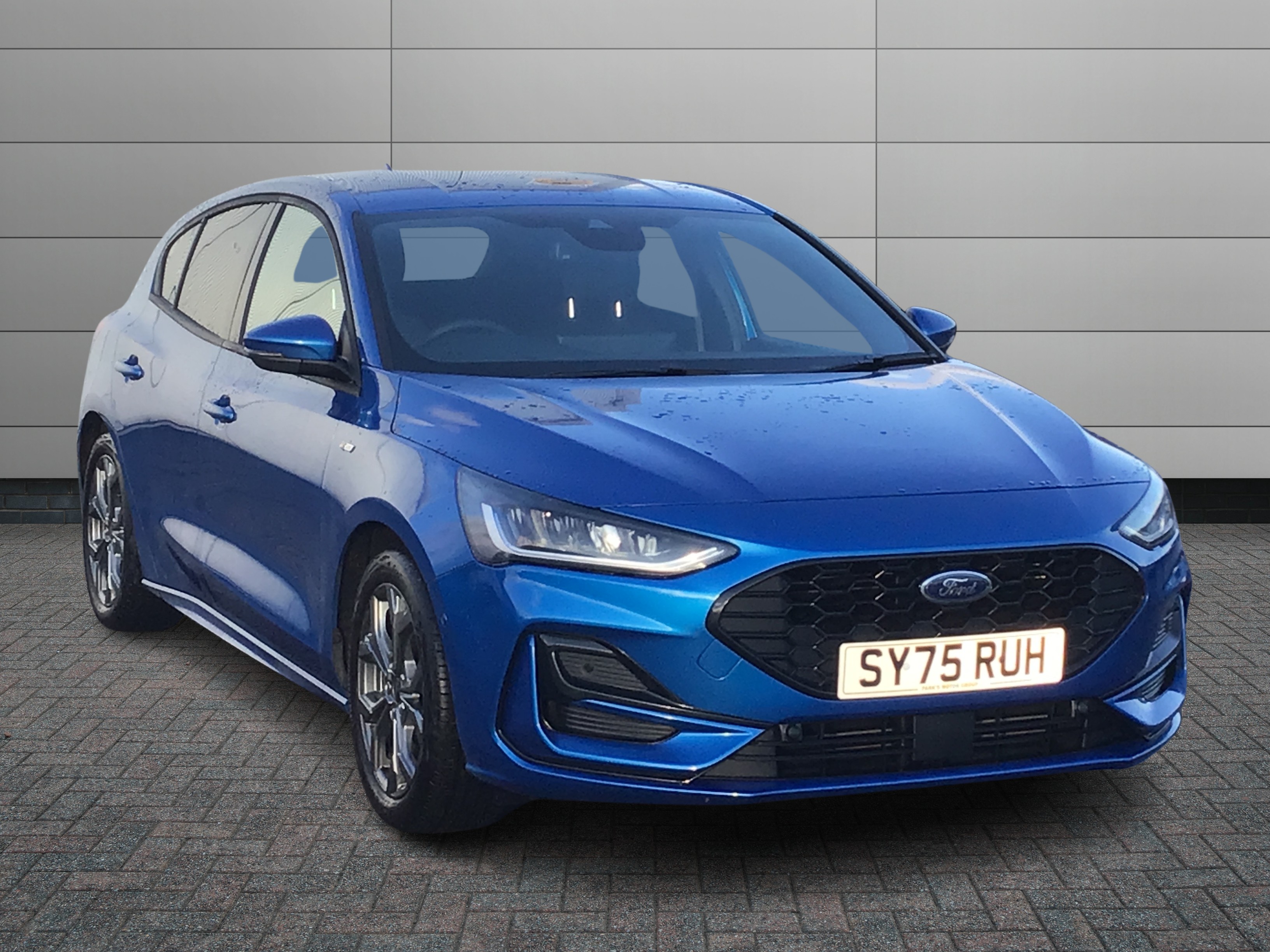 Ford Focus listing photo