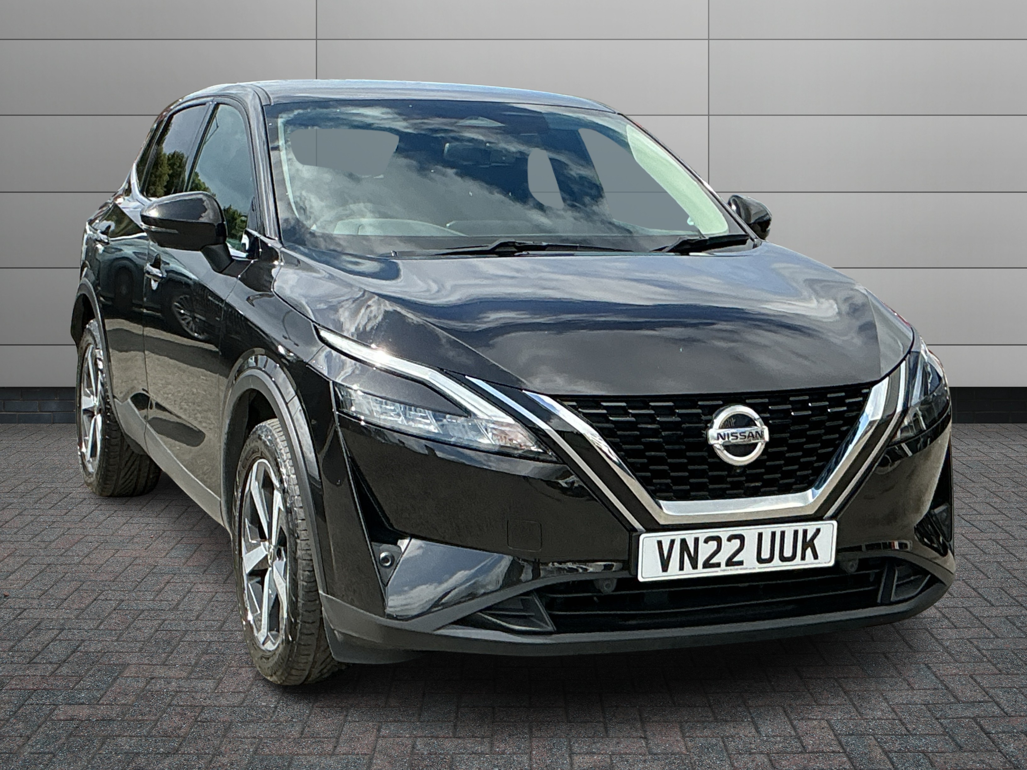Nissan Qashqai listing photo