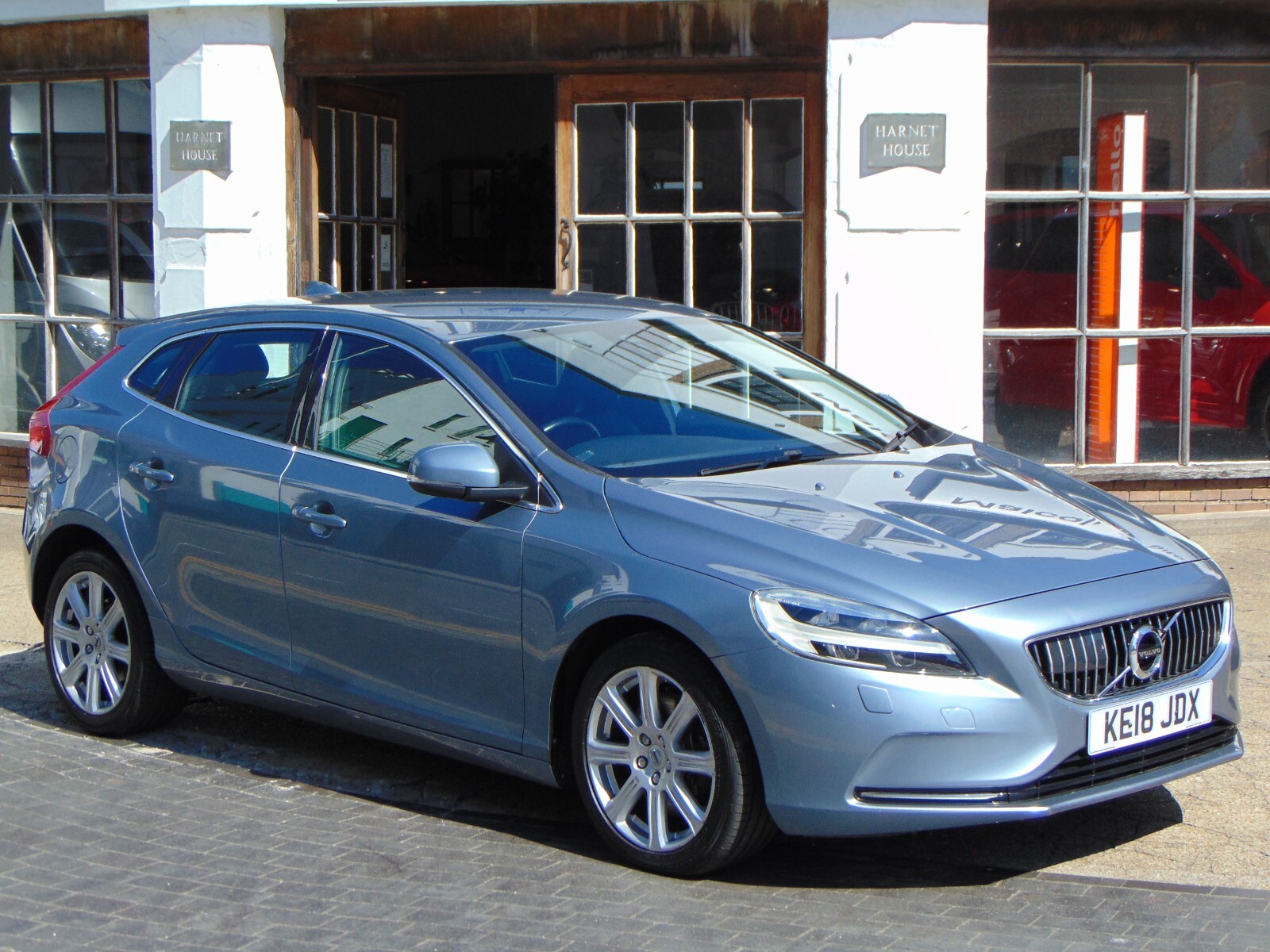 Volvo V40