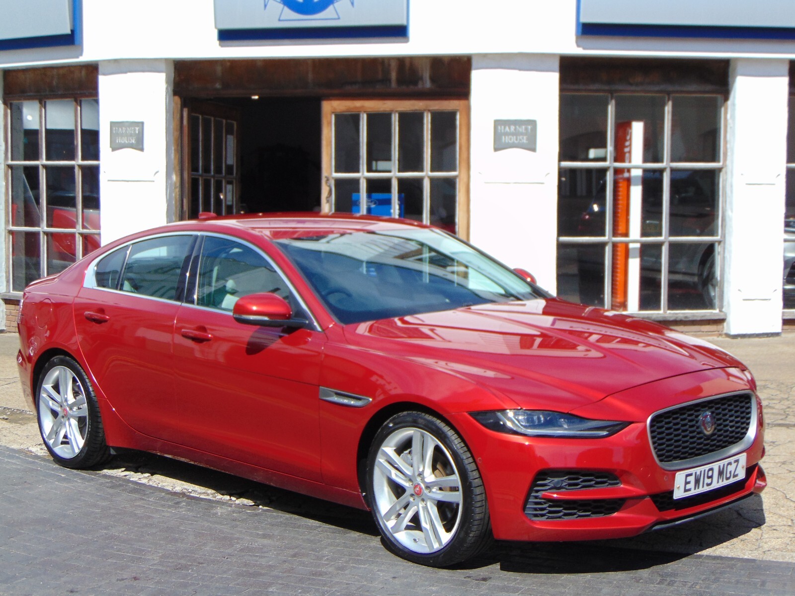 Jaguar Xe