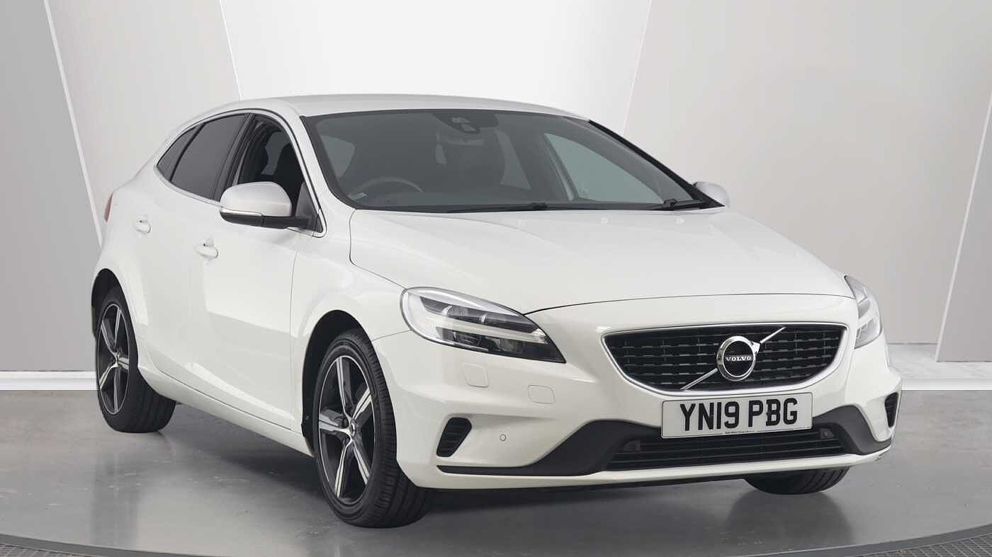 VOLVO V40 T2 R DESIGN PRO MANUAL POWER SEAT, FRONT PARK ASSIST 2019 MANUAL...