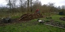 Werken-aan-de-bokashi-op-de-dorpstuin-hurdegaryp-1024x575_normal