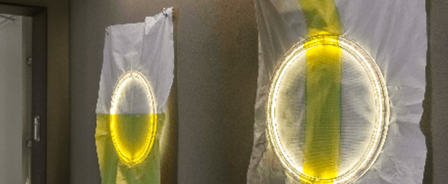 banner-image Applique murale 009 jaune led l75cm h55cm naama hofman normal