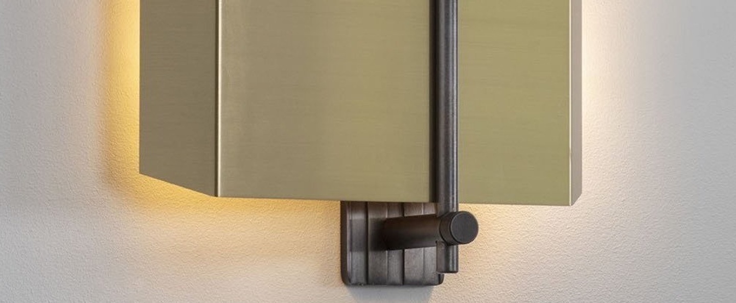 banner-image Applique murale aegis droite bronze l28cm h27cm bert frank normal