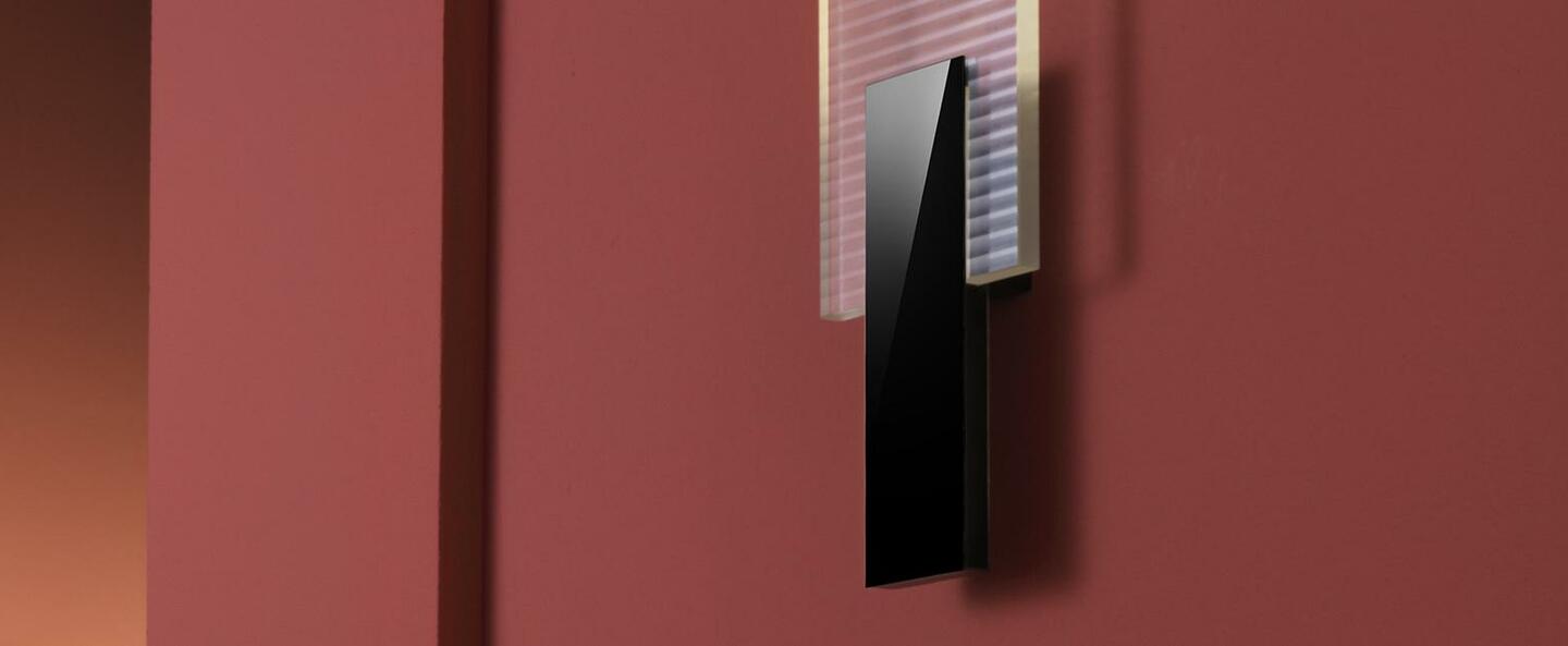 banner-image Applique murale amulette transparent noir led 3000k l17cm h44cm fabbian normal