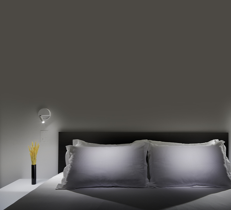 Ledtube r gauche daniel lopez applique murale wall light  marset a622 121  design signed nedgis 121550 product