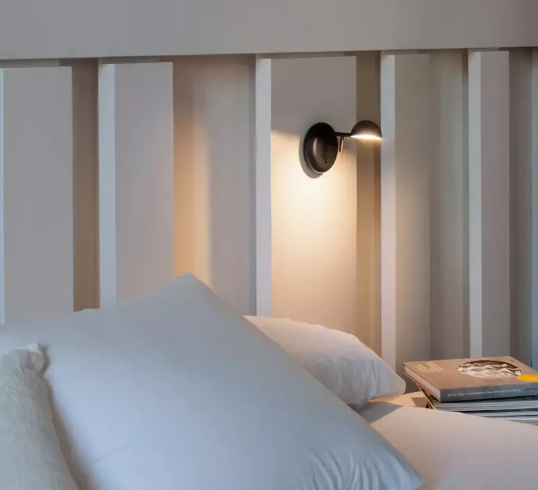 Wall light, Pin 1675, black, LED, 2700K, 192 lm, L10cm, H11cm Vibia