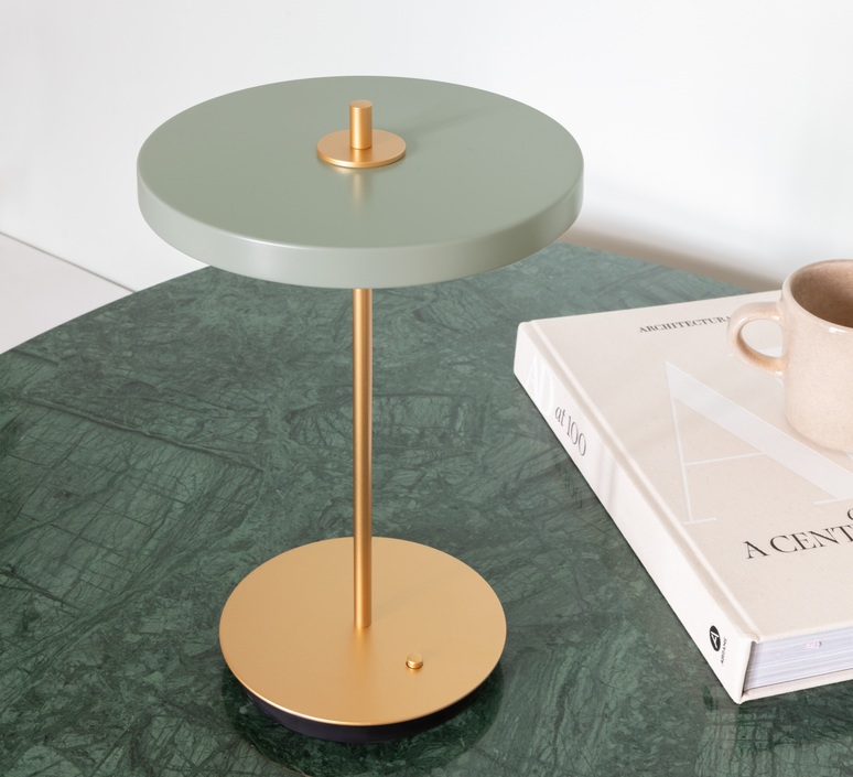 Asteria move soren ravn christensen baladeuse portable lamp  umage 2402  design signed nedgis 132004 product