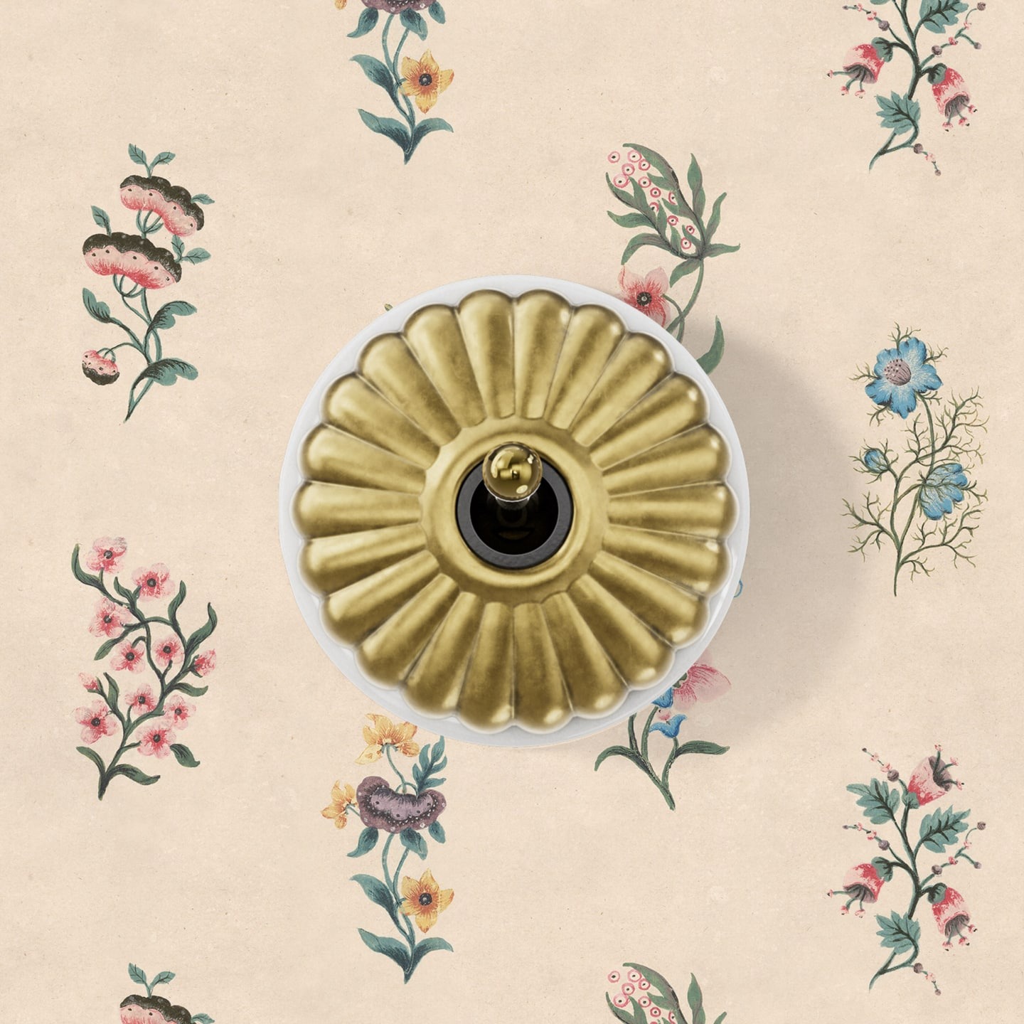 Interrupteur, Dimbler, Simple, Porcelaine blanc avec dôme Charlotte doré satiné, Va-et-vient x1, Sans passe-câble, Doré brillant, L6,6cm, H6,6cm - Fontini